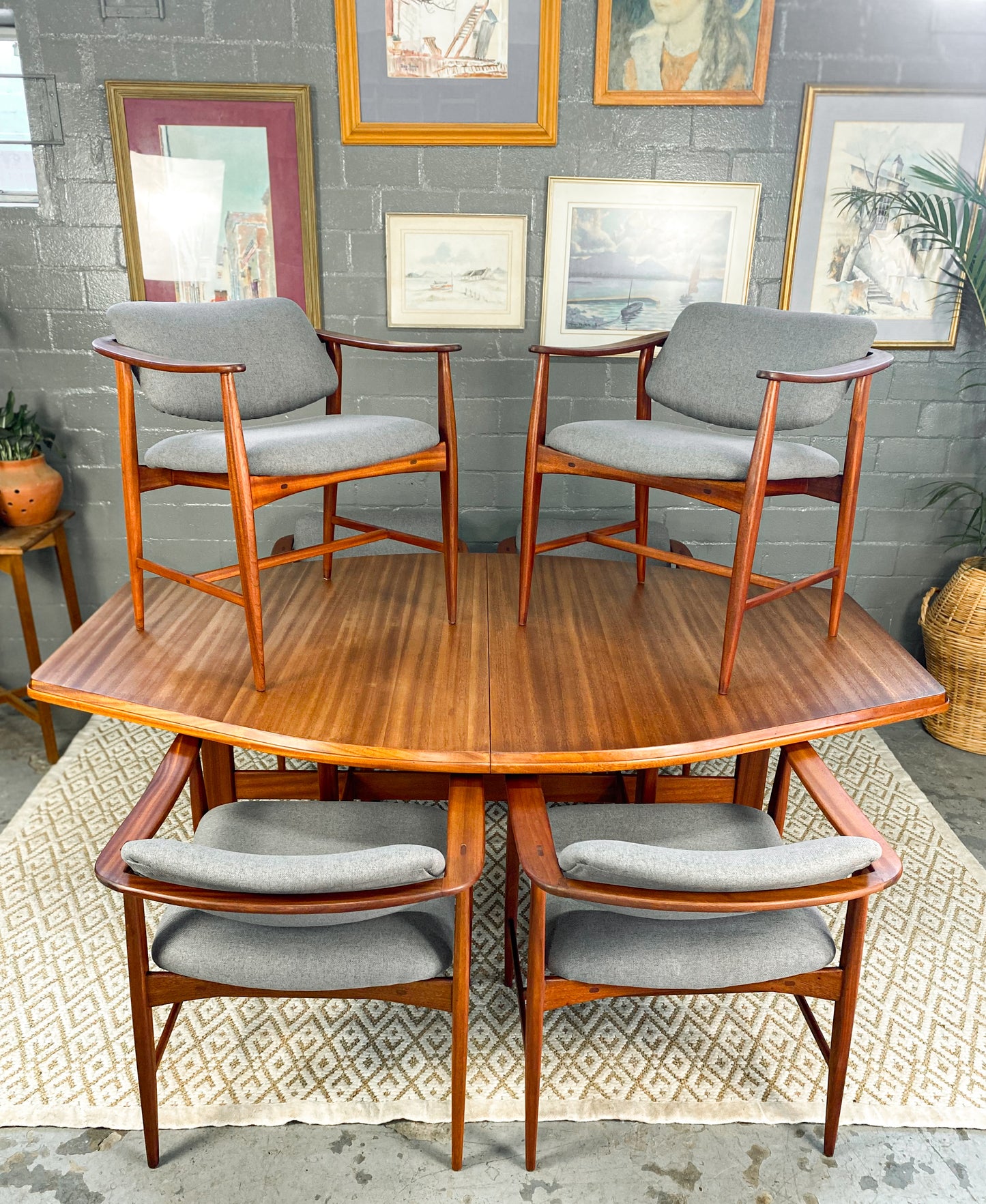 DS Vorster Dining Set