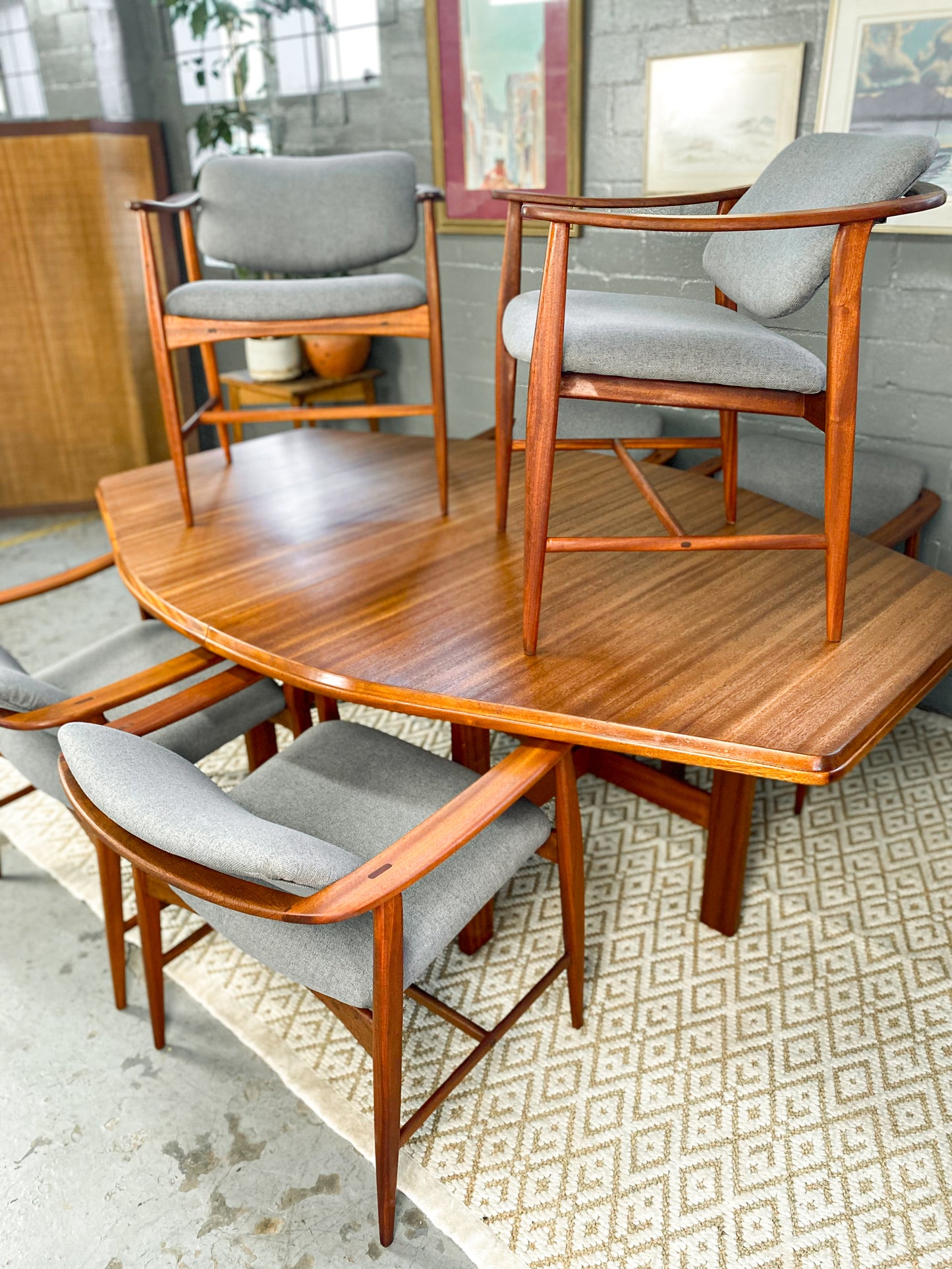 DS Vorster Dining Set