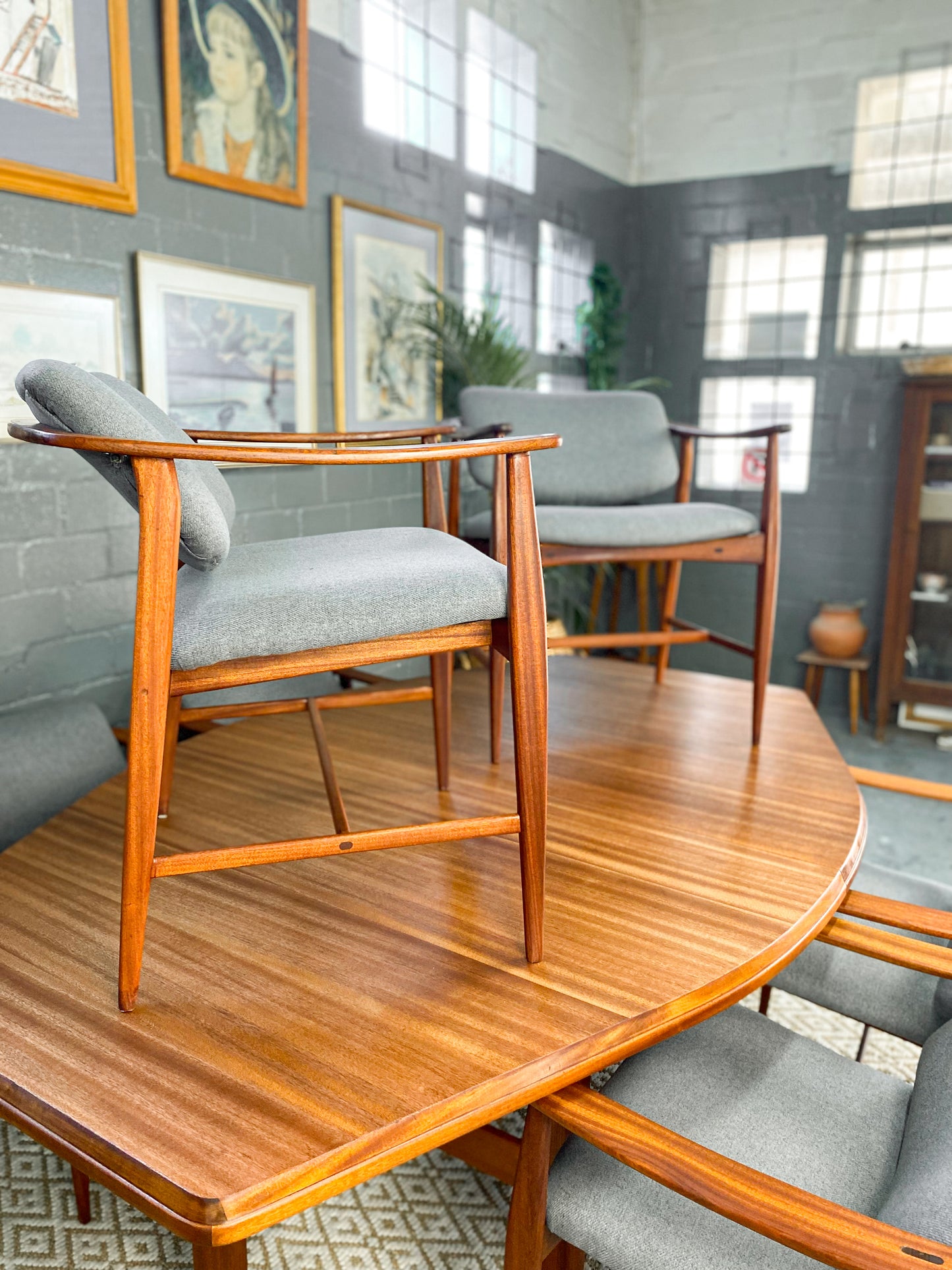 DS Vorster Dining Set