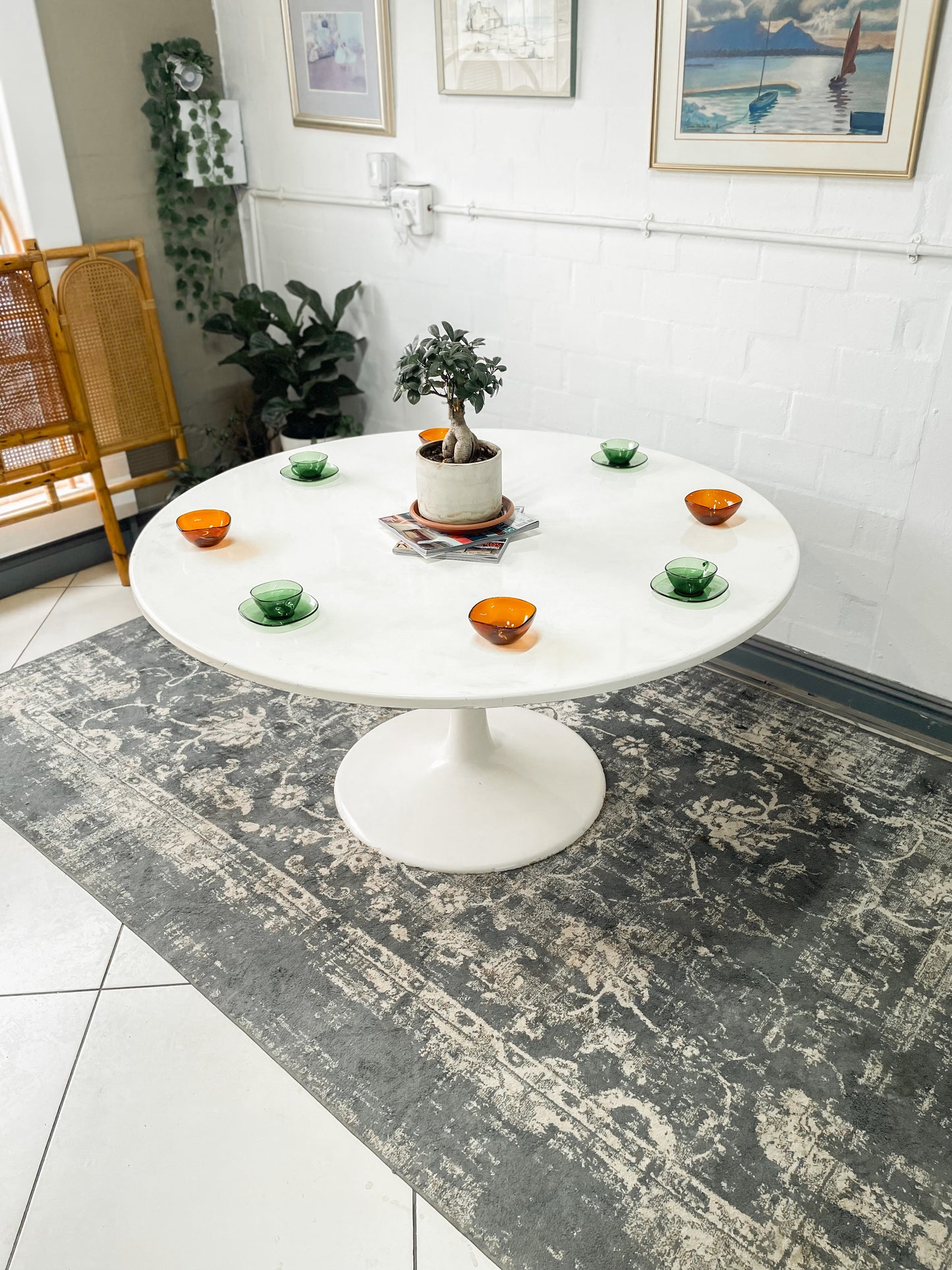 Tulip Style Dining Table