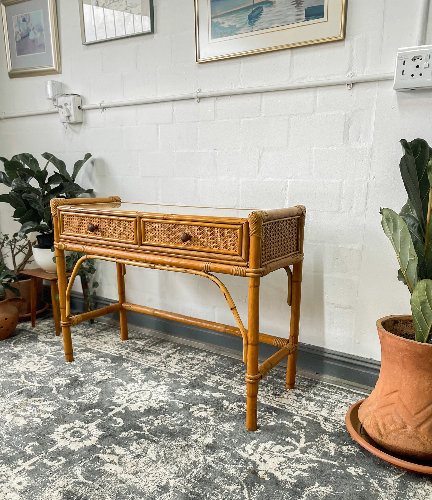 Cane Dresser