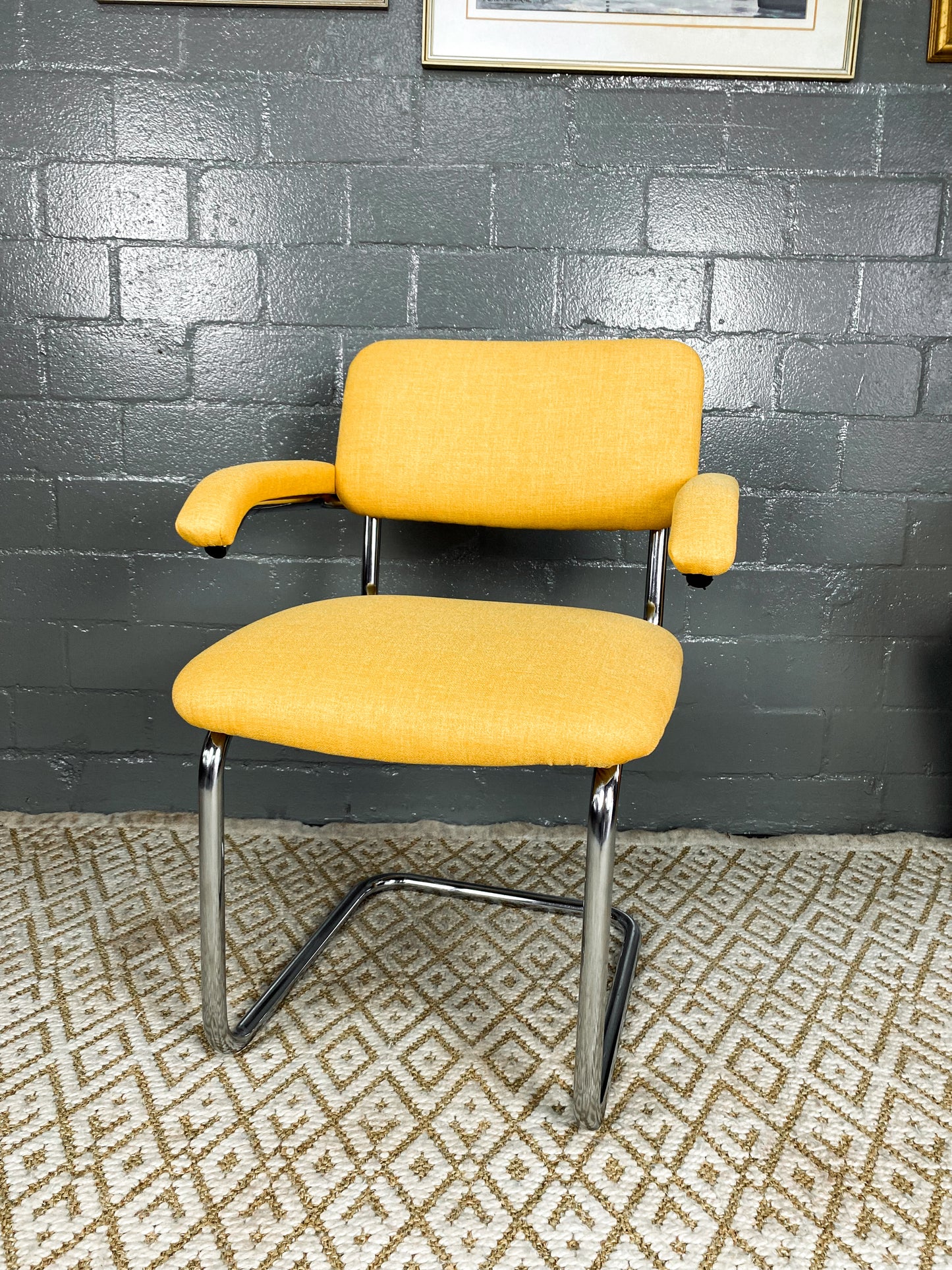 Cesca Style Carver Chair