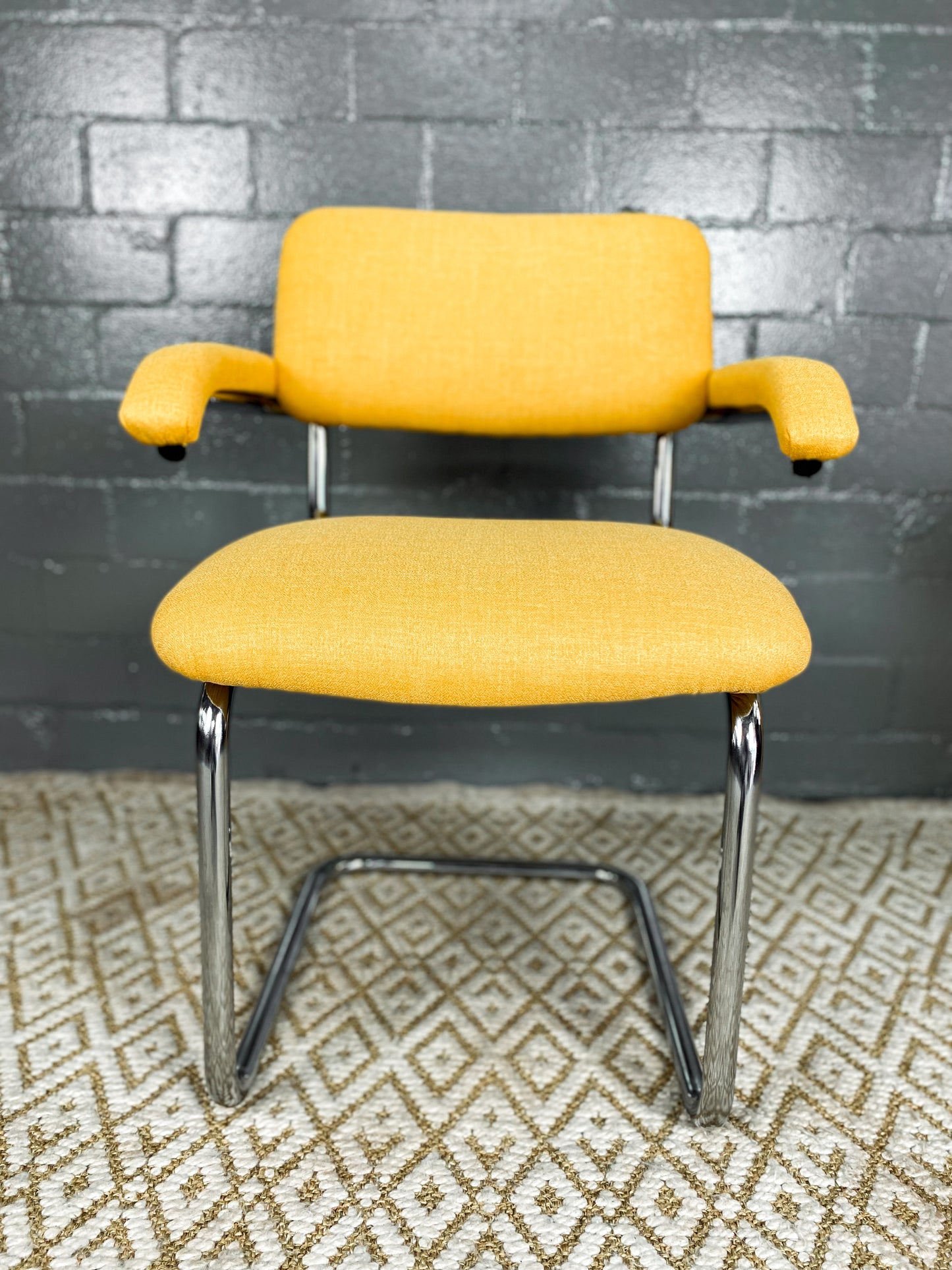 Cesca Style Carver Chair