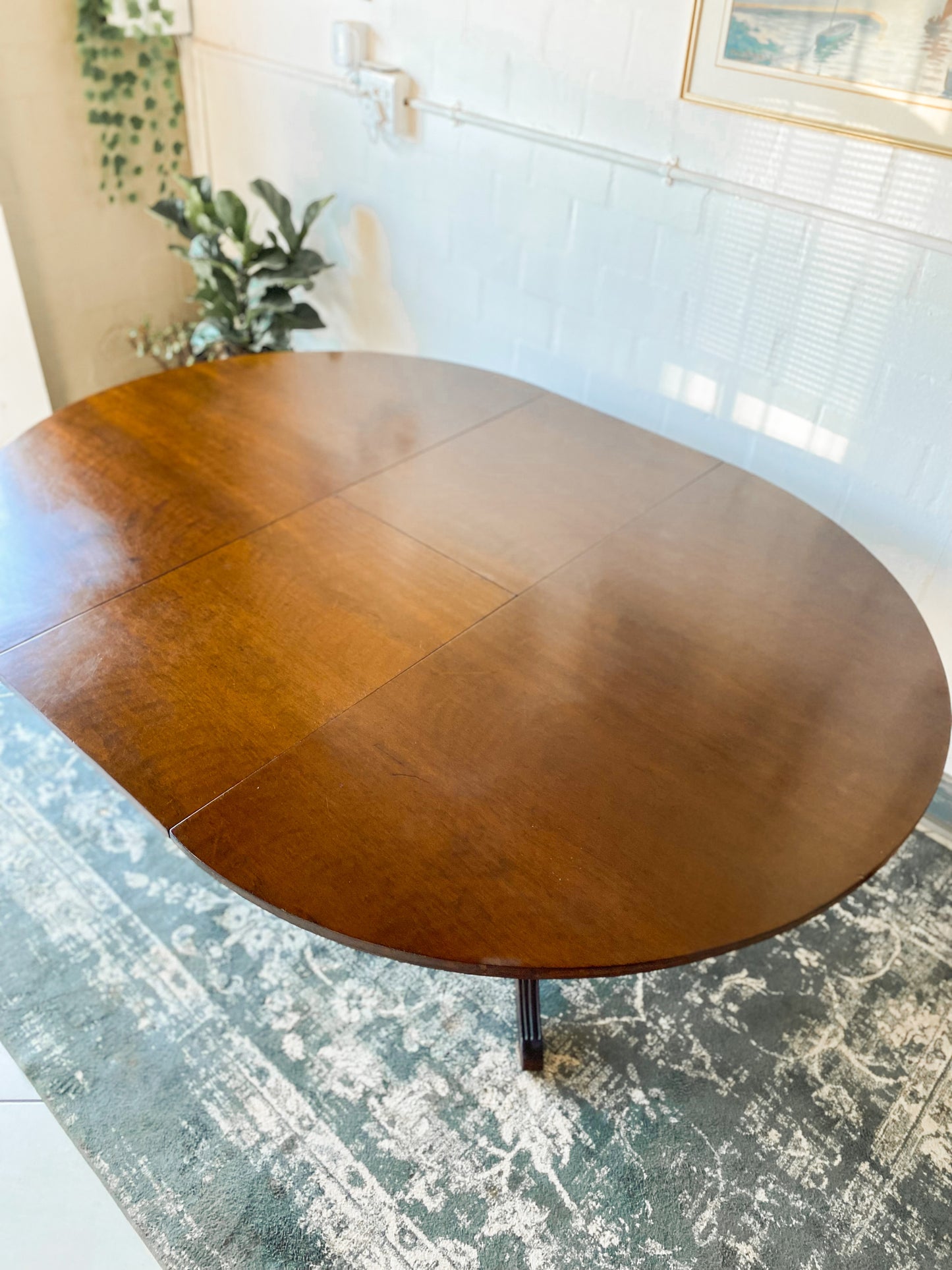 Regency style Extendable Dining Table