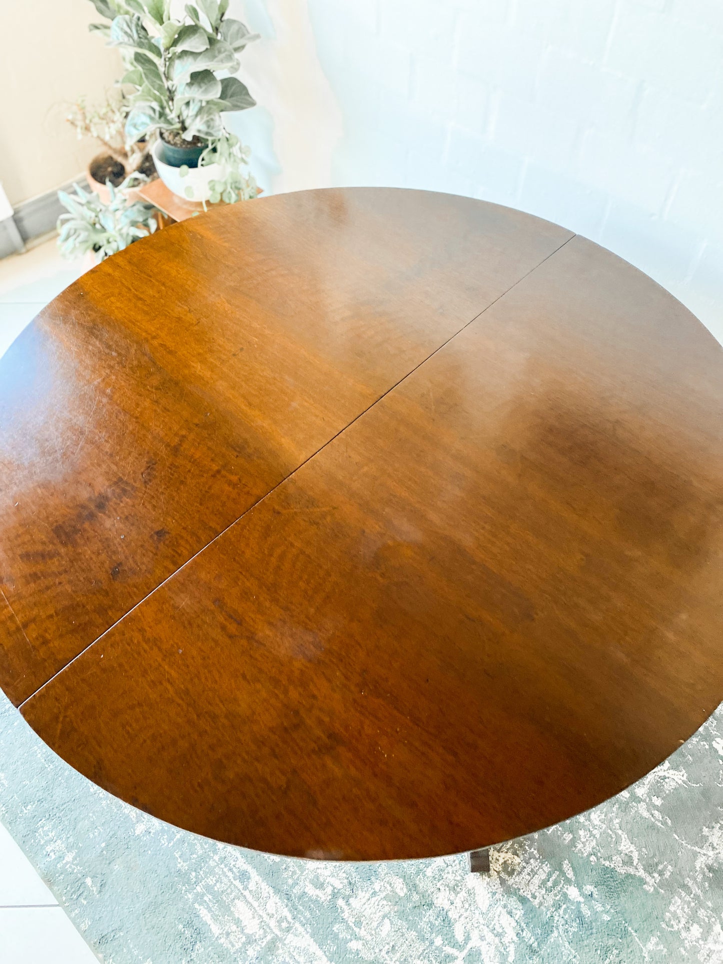 Regency style Extendable Dining Table