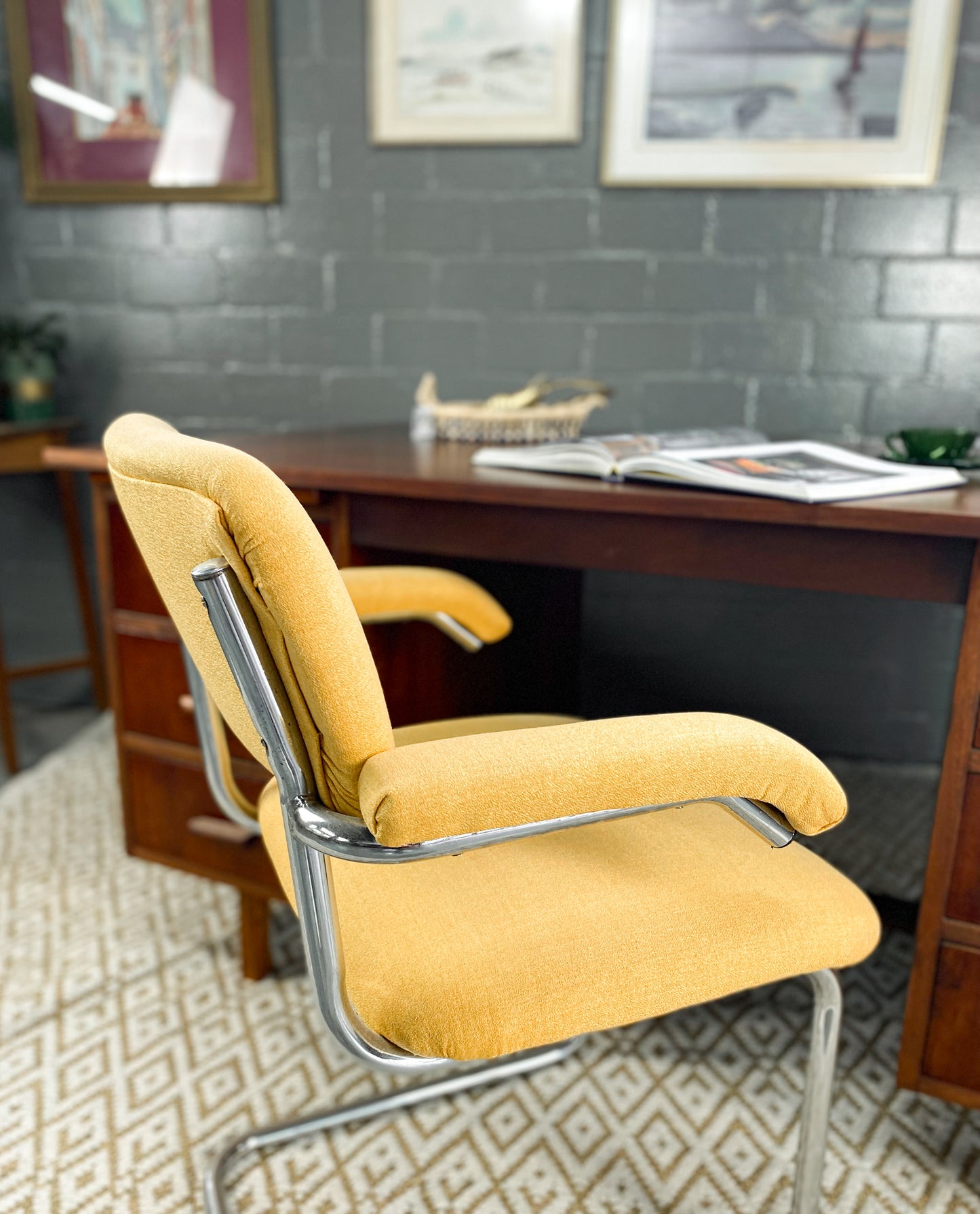 Cesca Style Carver Chair