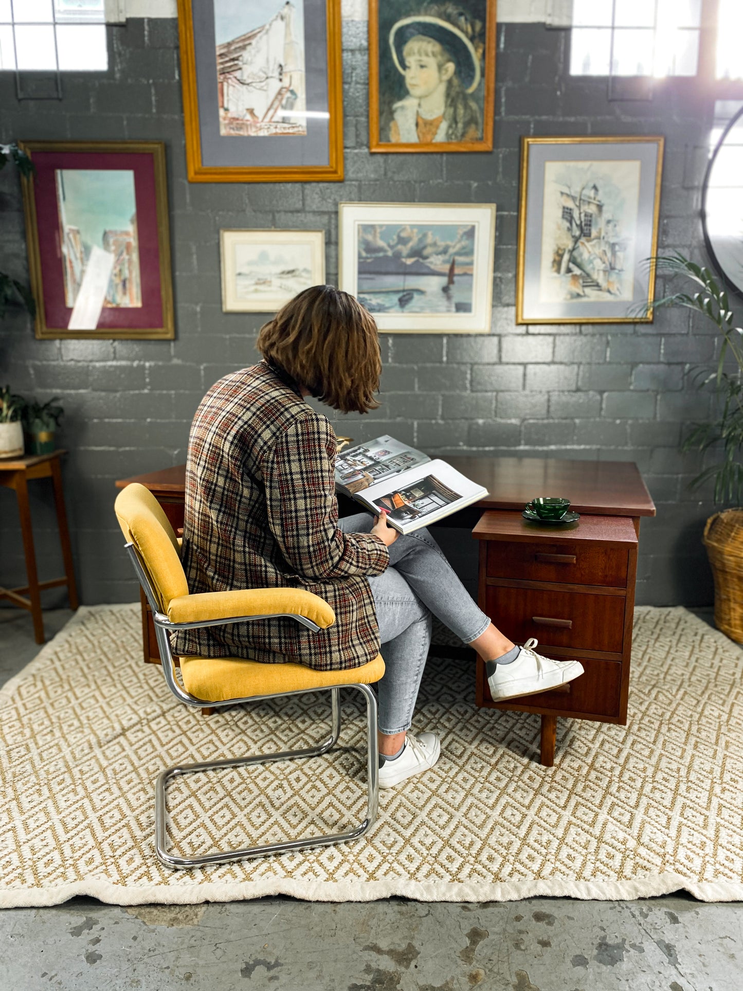 Cesca Style Carver Chair