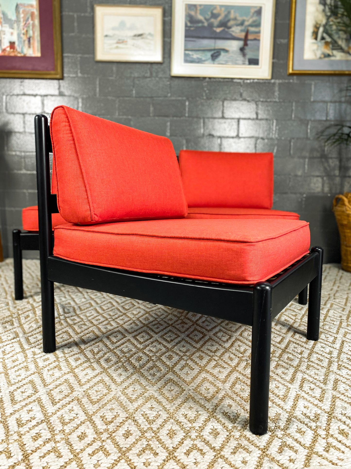 Retro Armless Lounger