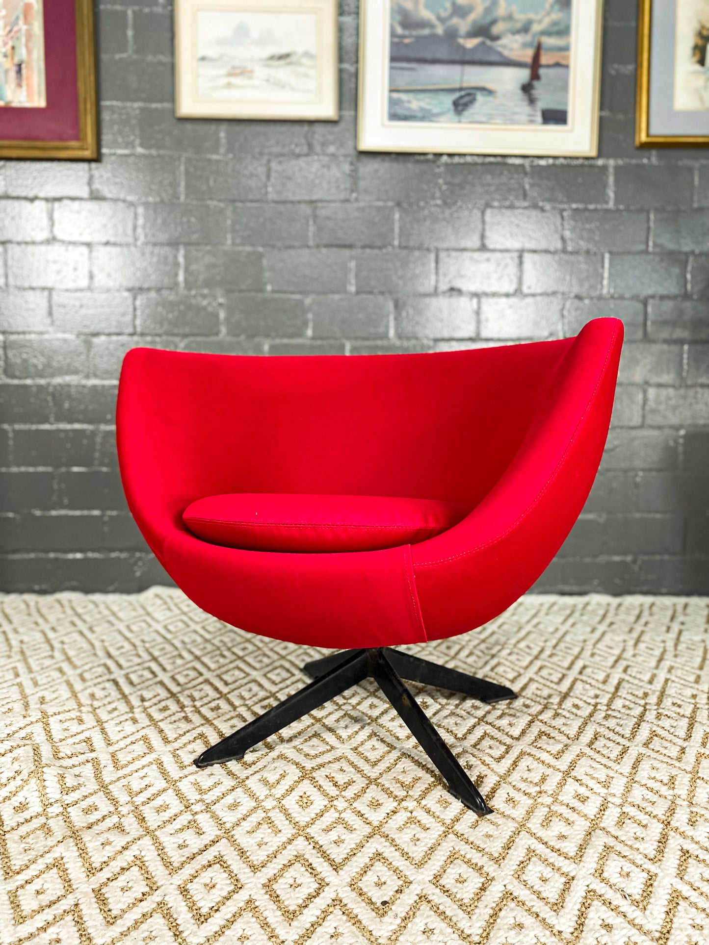 Zodiac Swivel Tub Chair