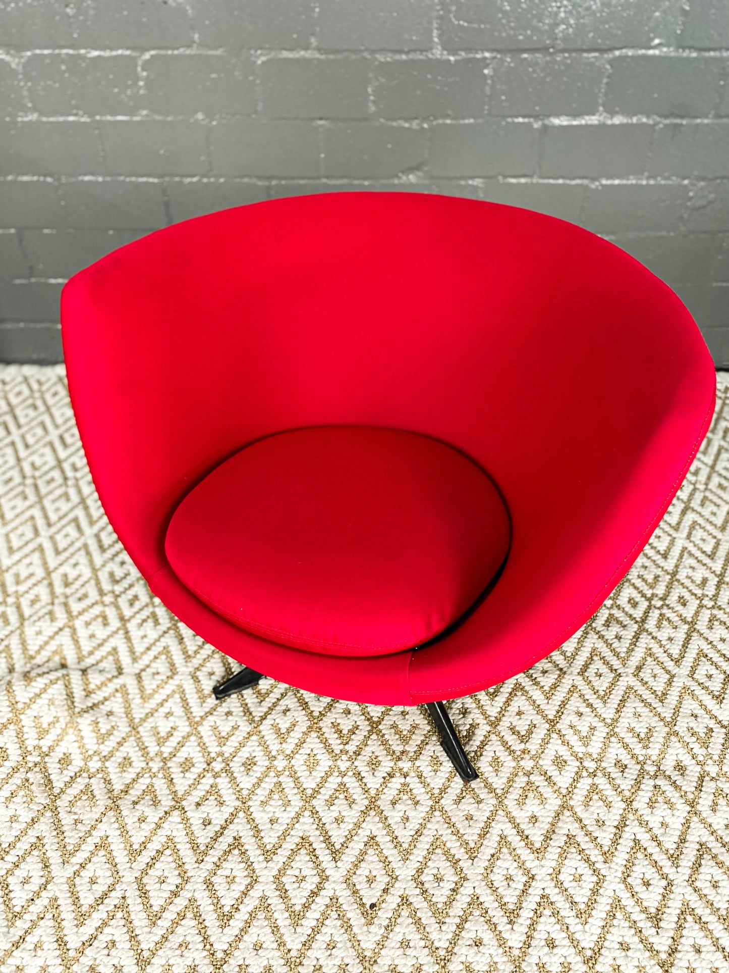 Zodiac Swivel Tub Chair