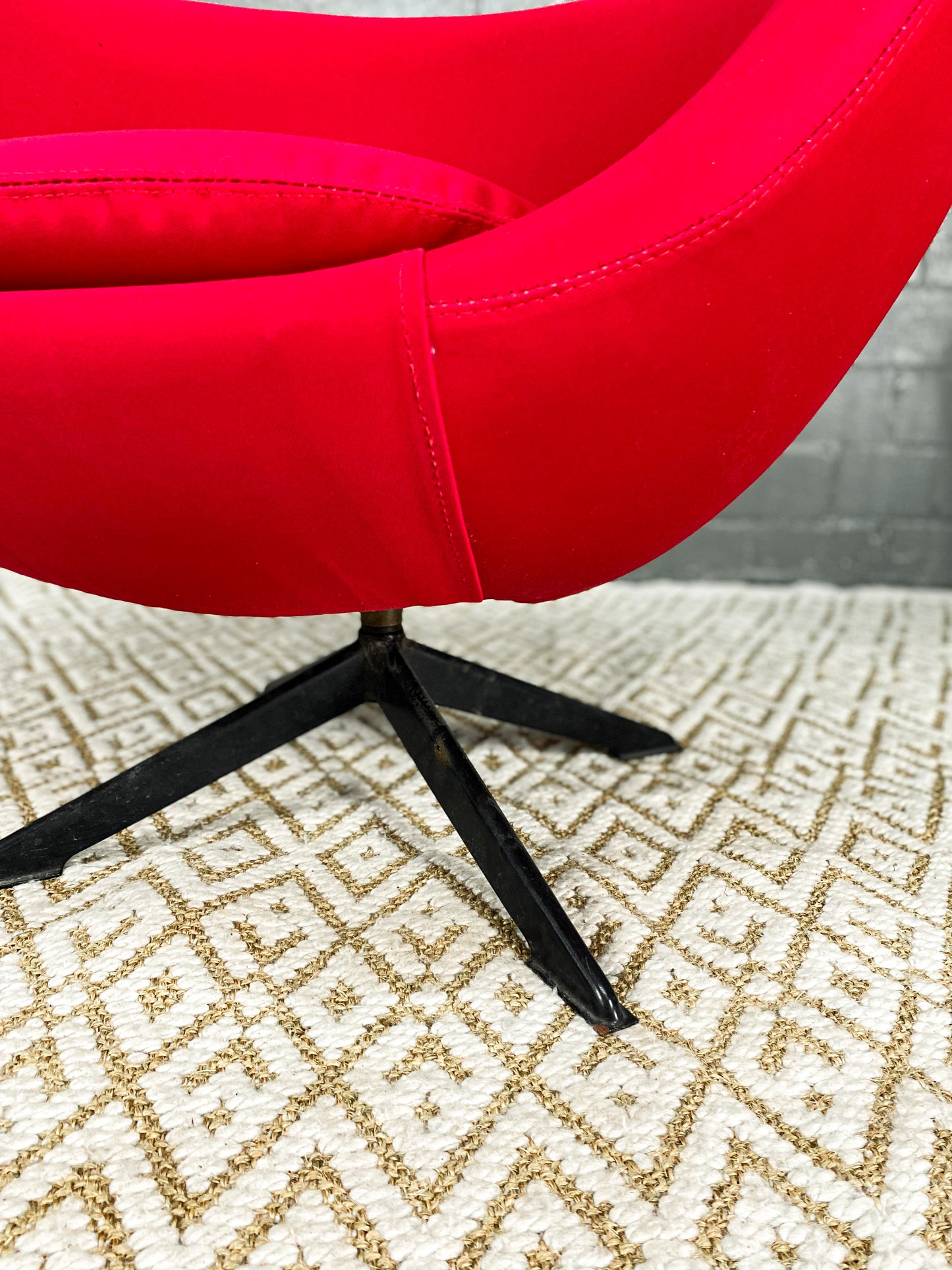 Zodiac Swivel Tub Chair