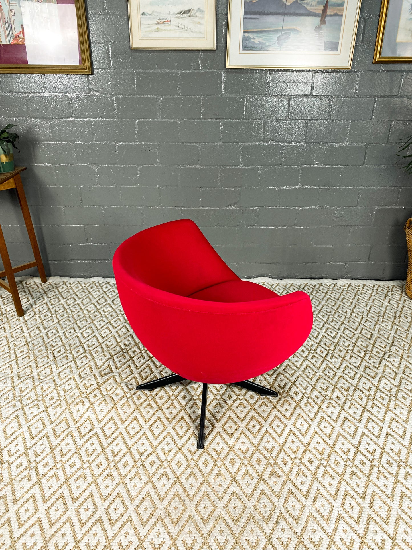 Zodiac Swivel Tub Chair