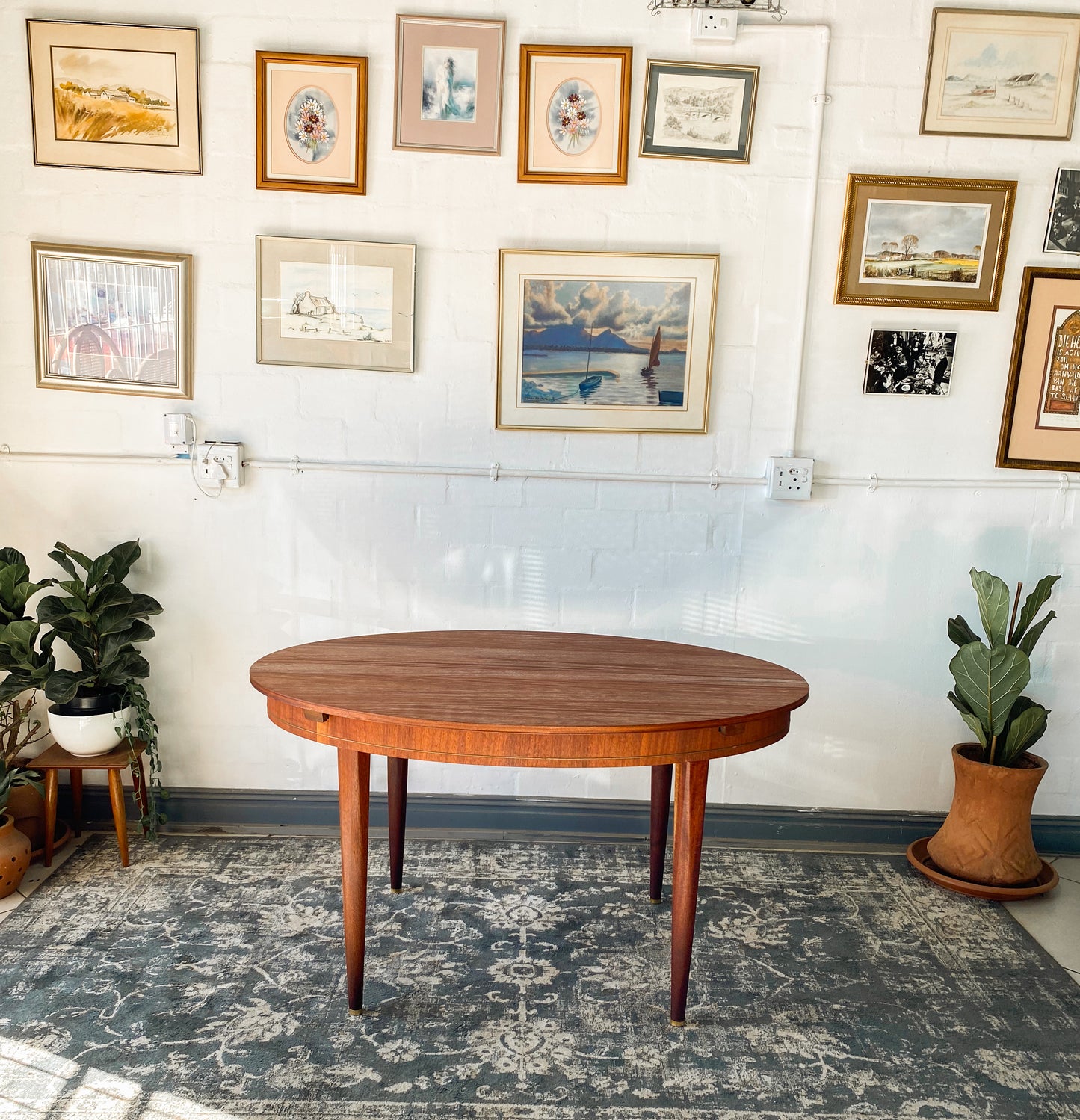 Greaves and Thomas Extendable Dining Table