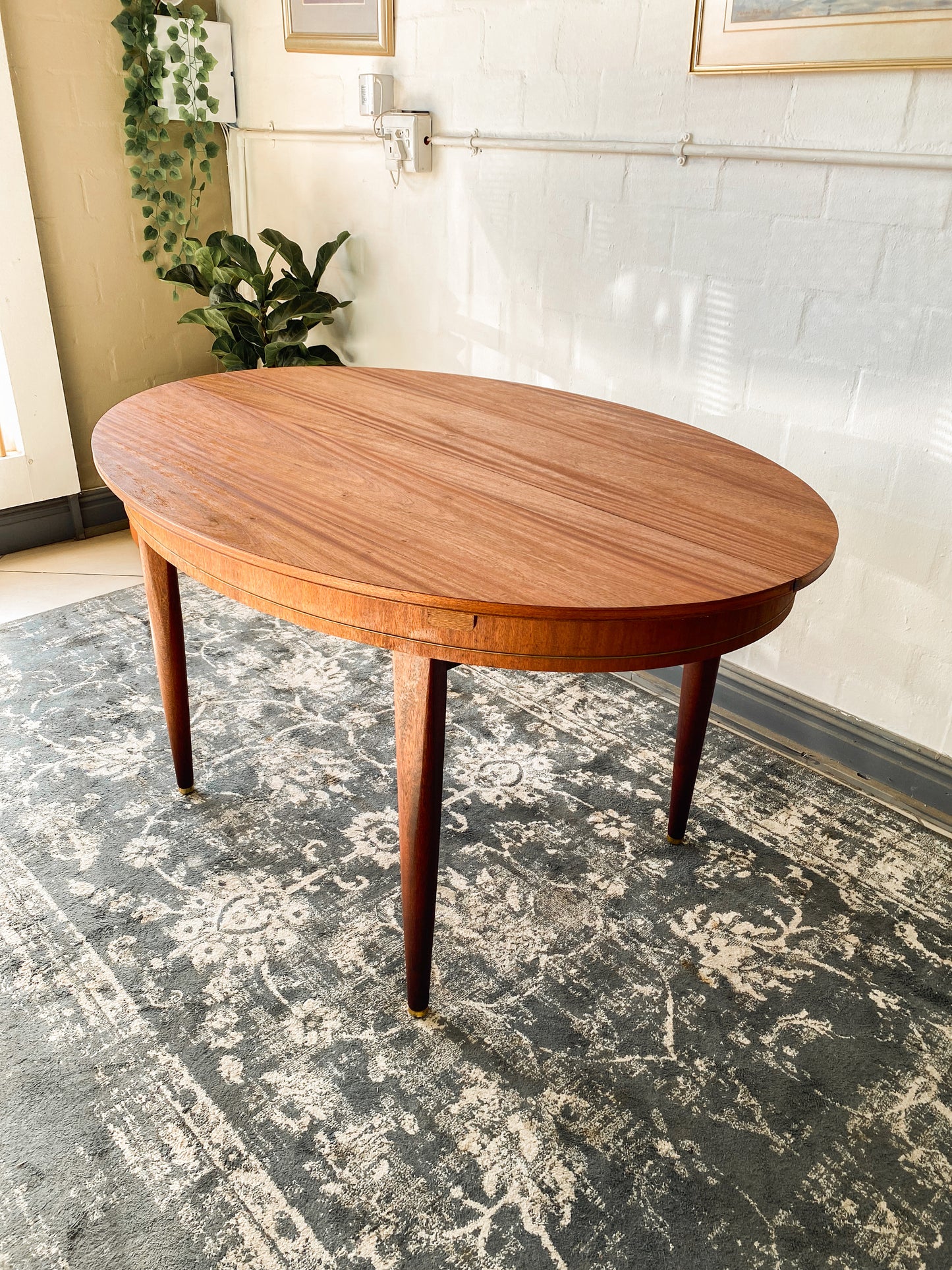Greaves and Thomas Extendable Dining Table