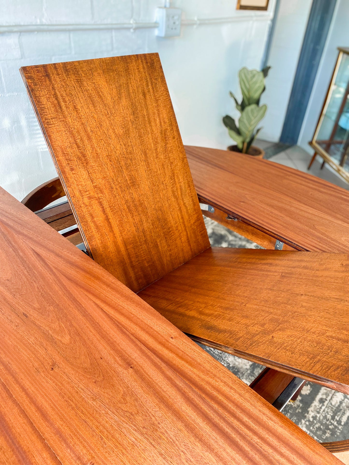 Greaves and Thomas Extendable Dining Table