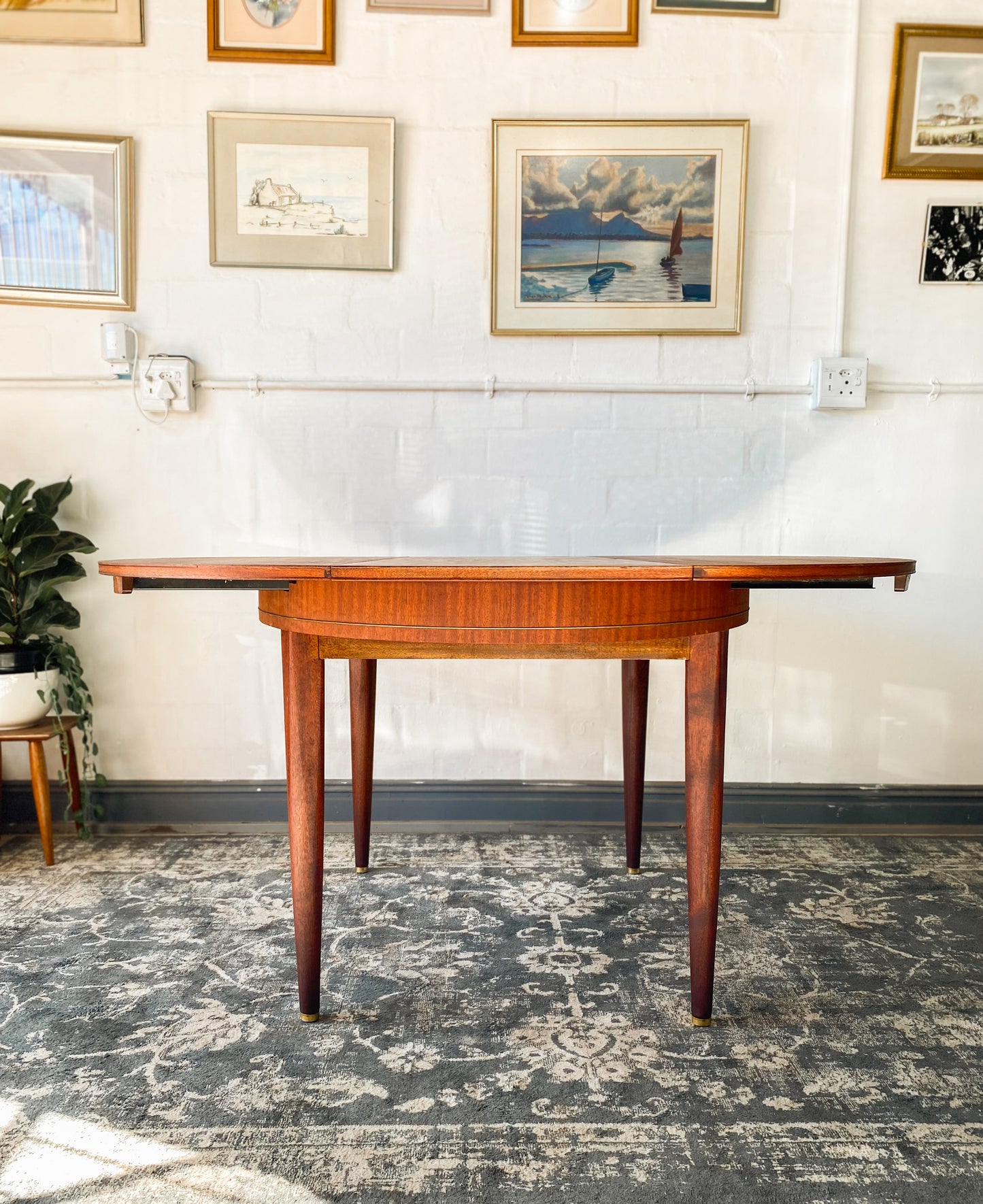 Greaves and Thomas Extendable Dining Table
