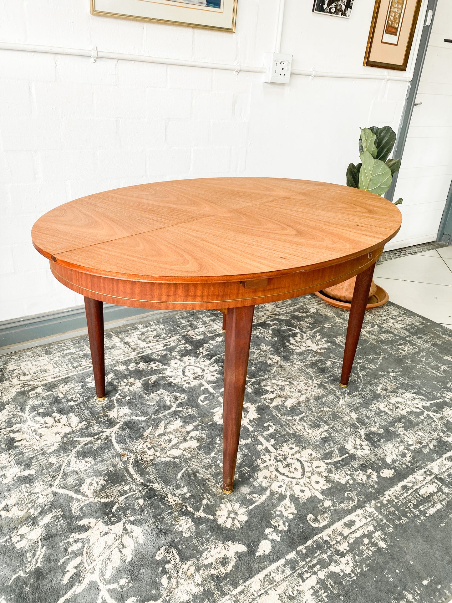 Greaves and Thomas Extendable Dining Table