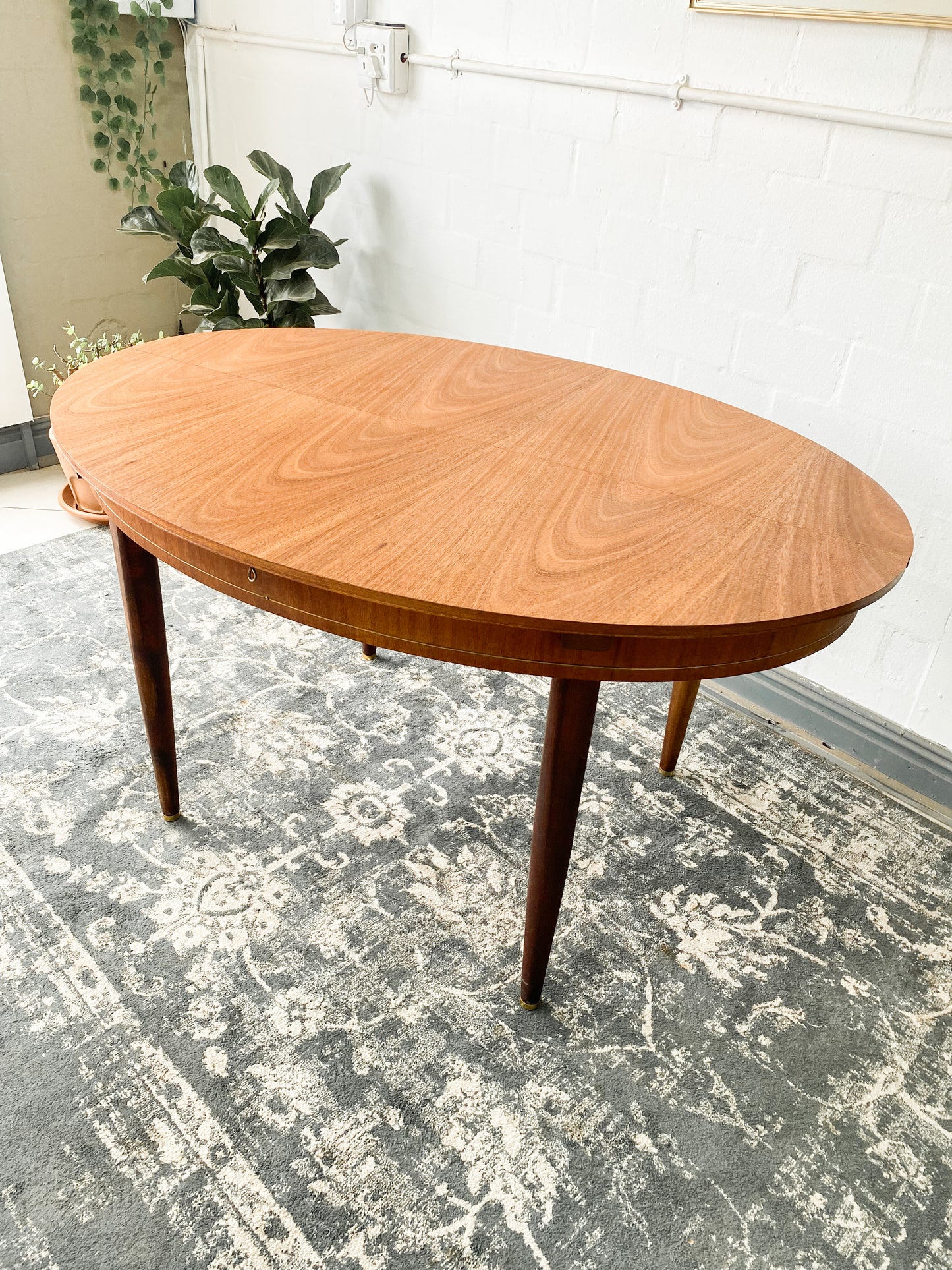 Greaves and Thomas Extendable Dining Table