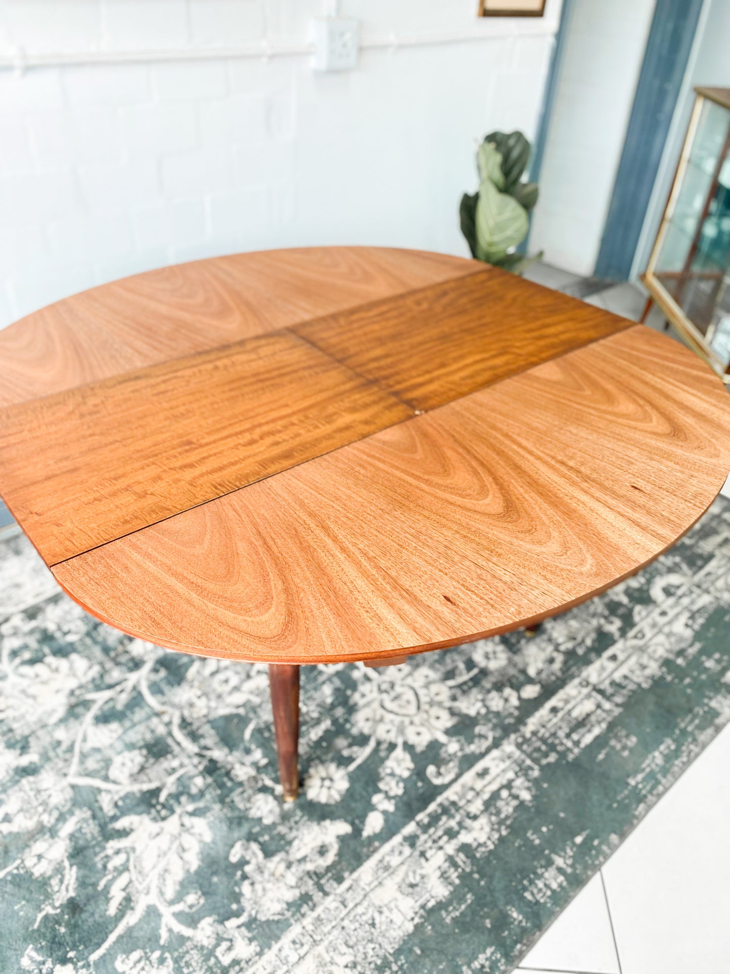 Greaves and Thomas Extendable Dining Table