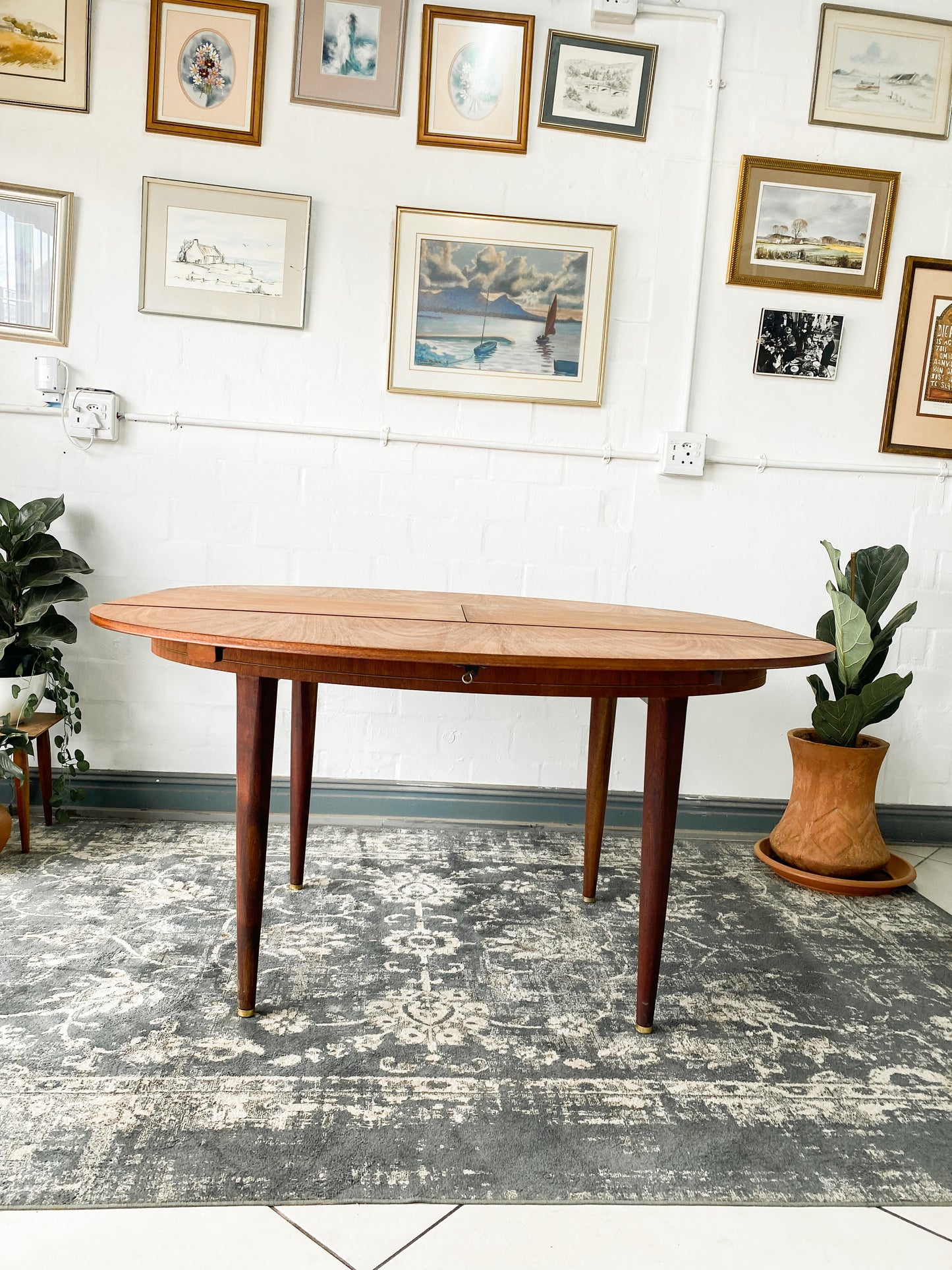 Greaves and Thomas Extendable Dining Table