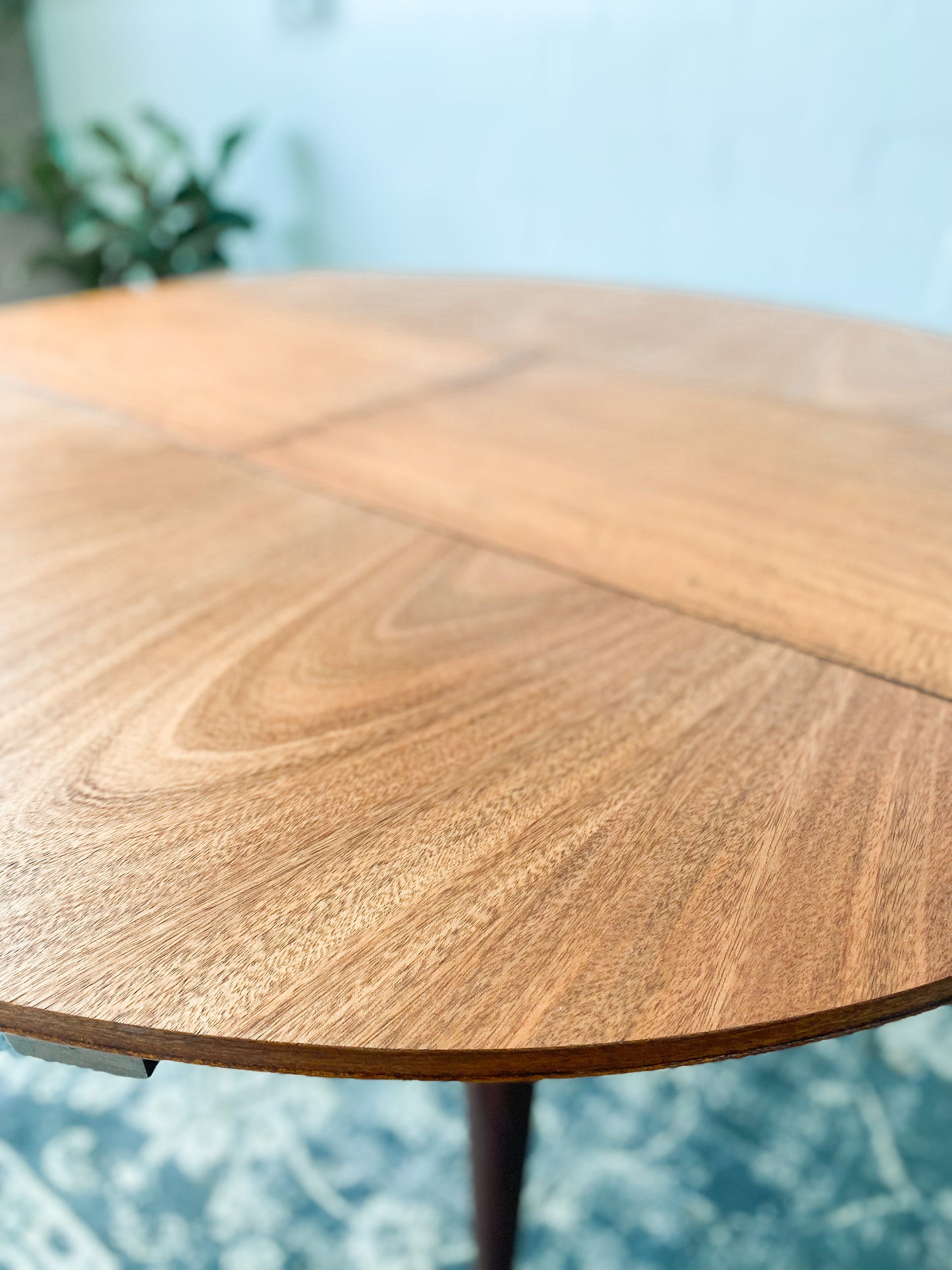 Greaves and Thomas Extendable Dining Table