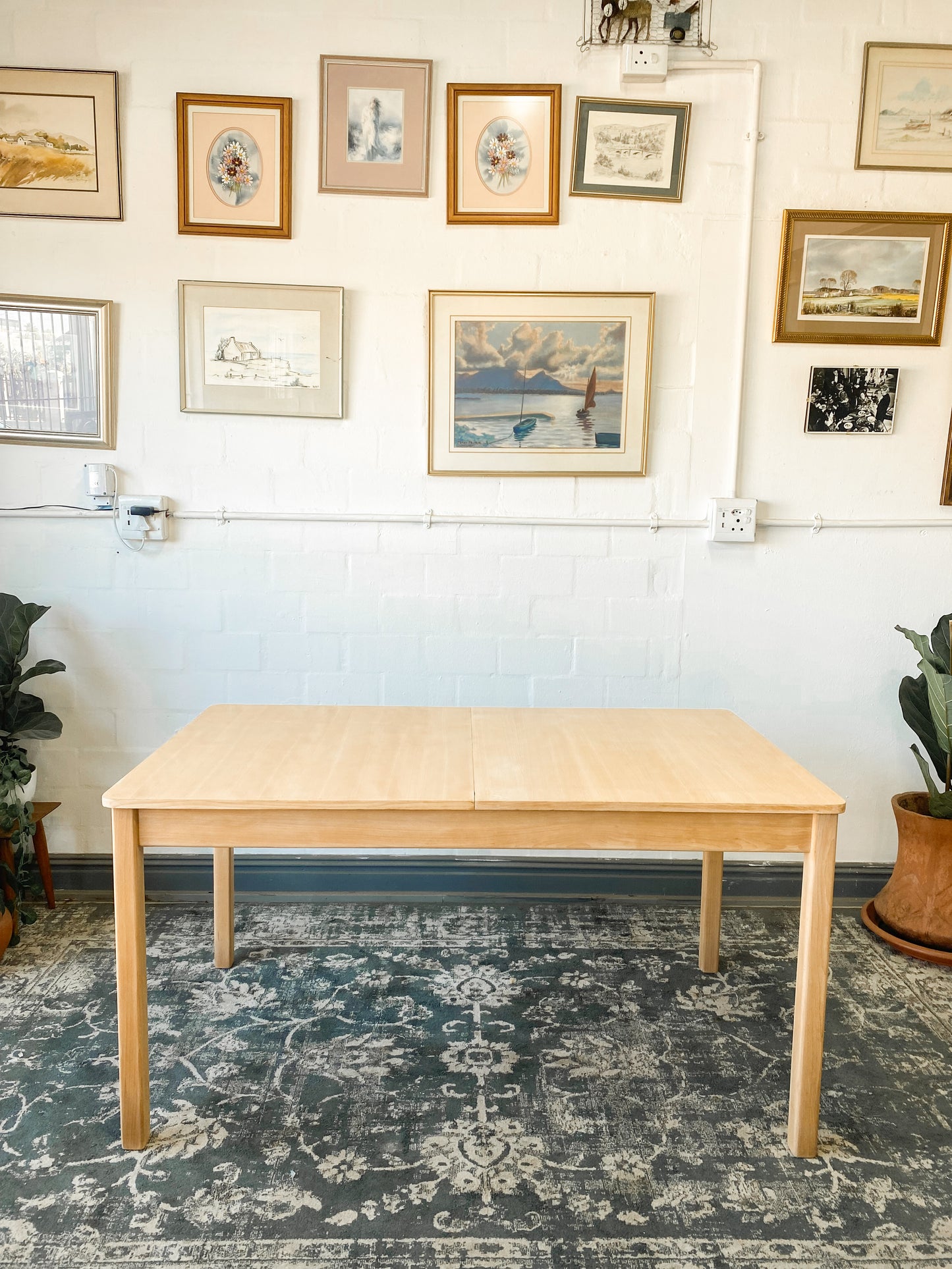 Extendable Dining Table