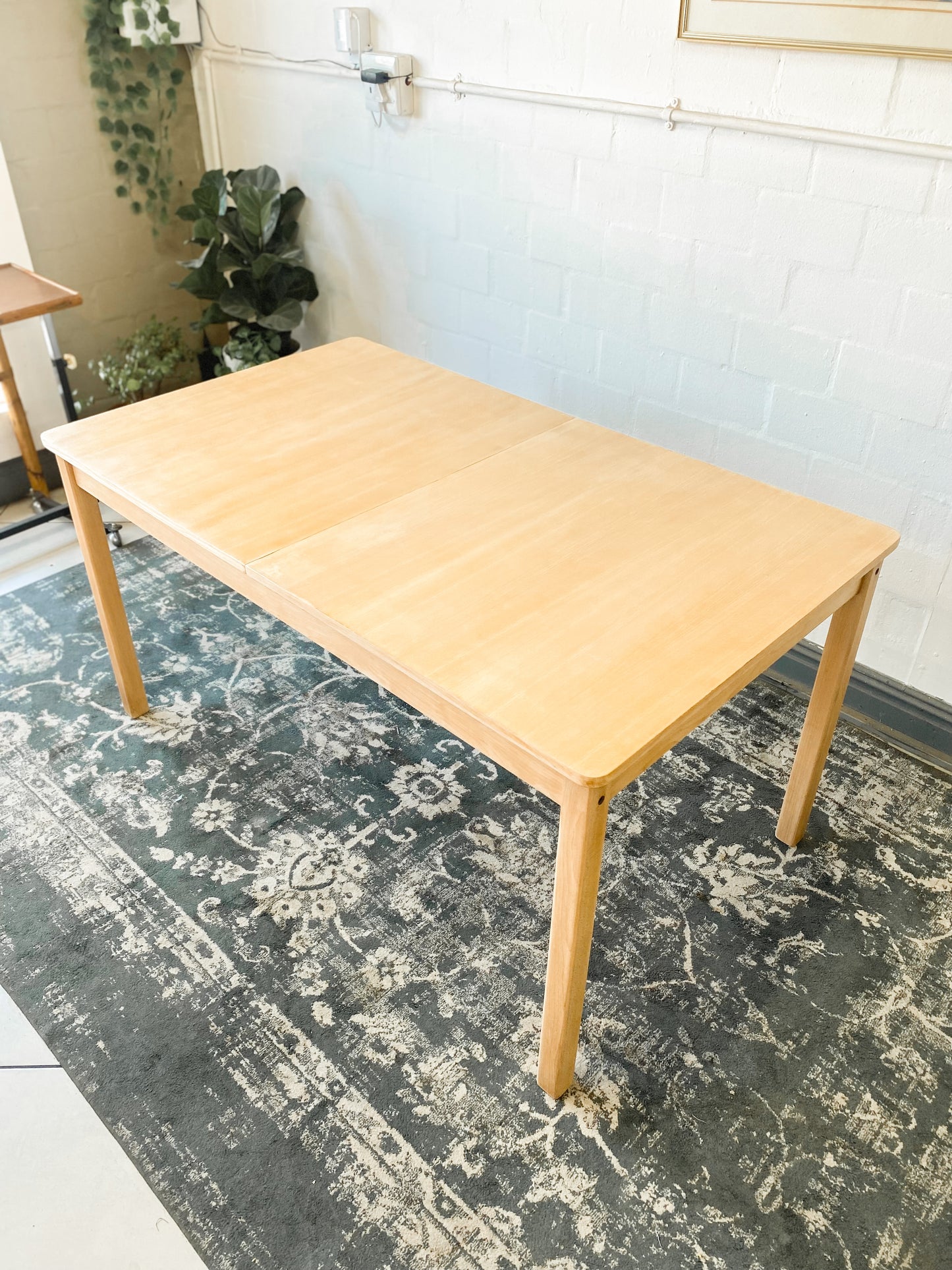 Extendable Dining Table