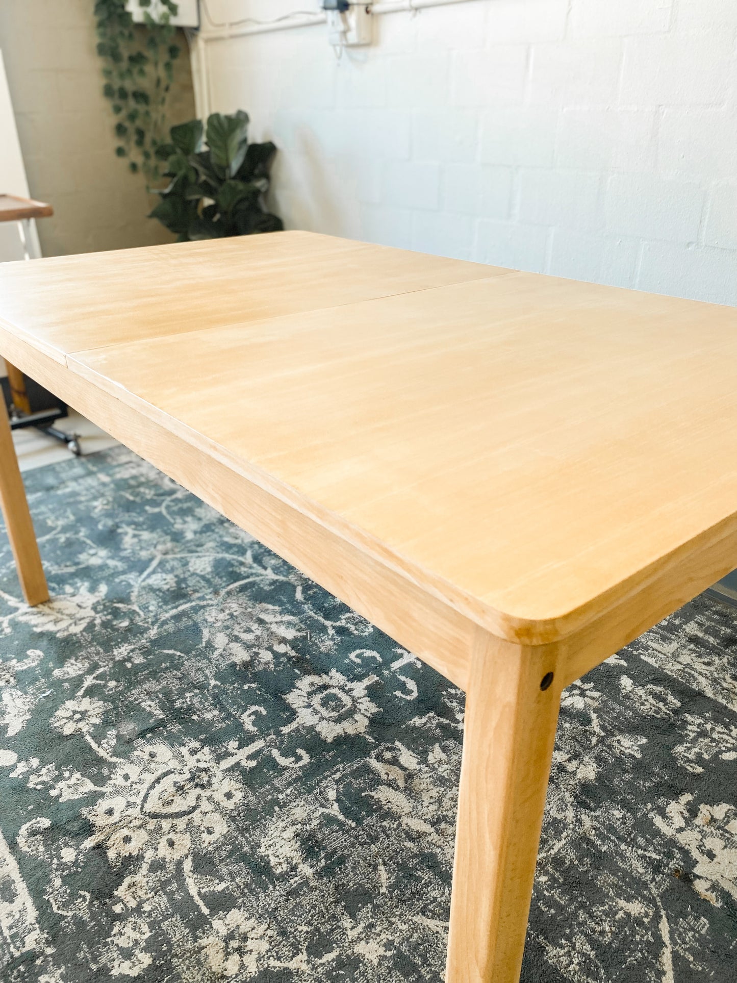 Extendable Dining Table