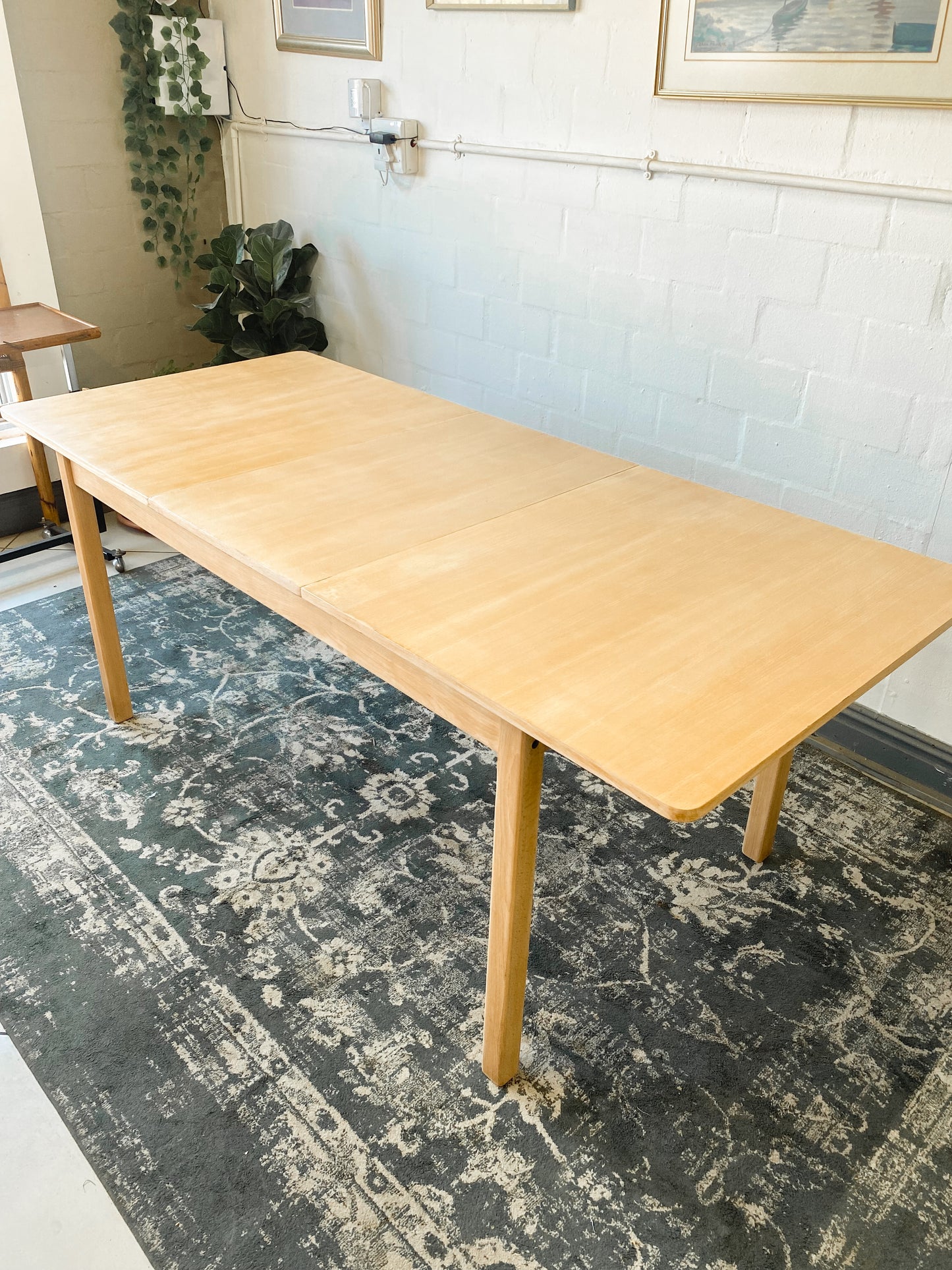 Extendable Dining Table