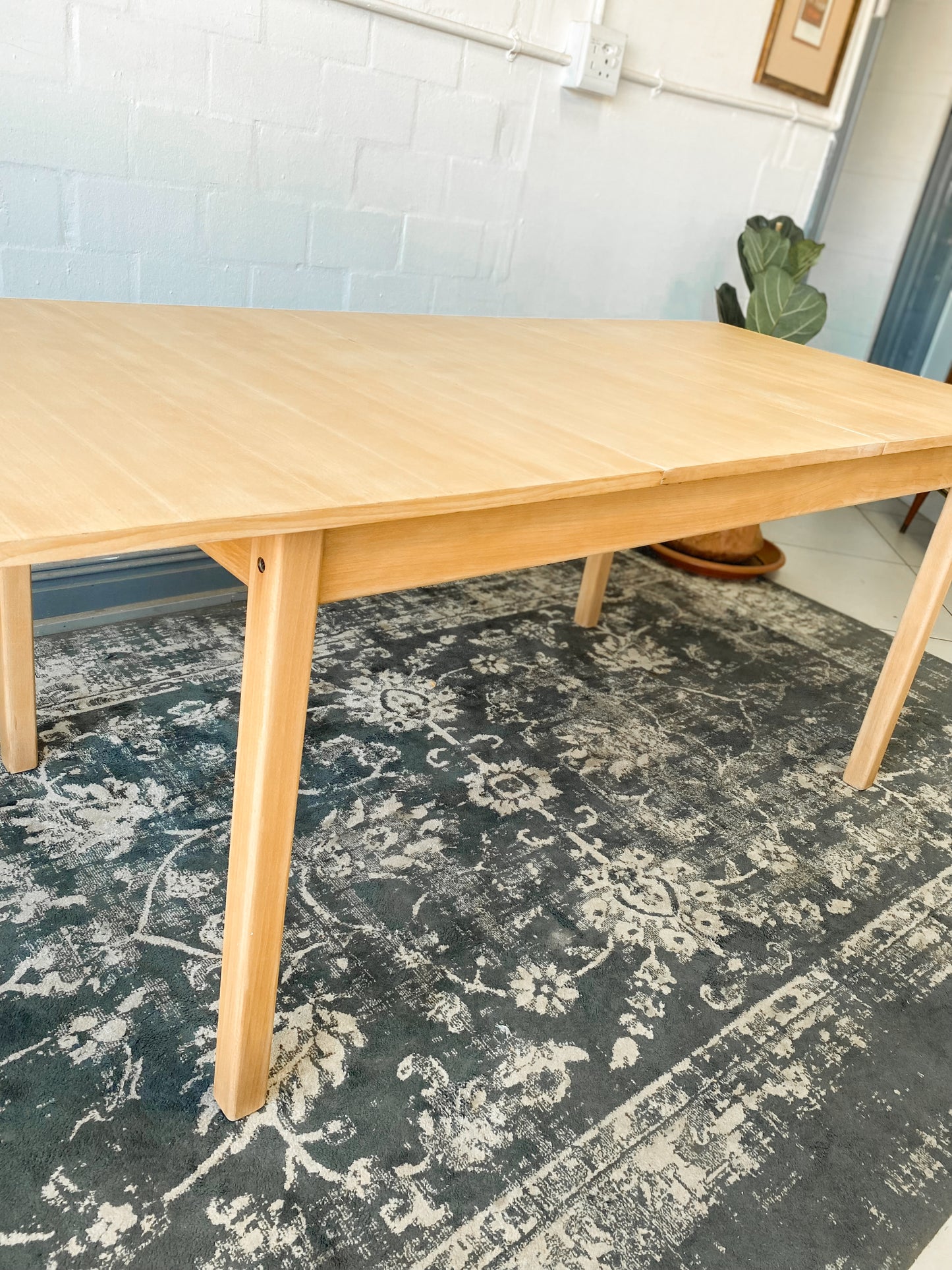 Extendable Dining Table