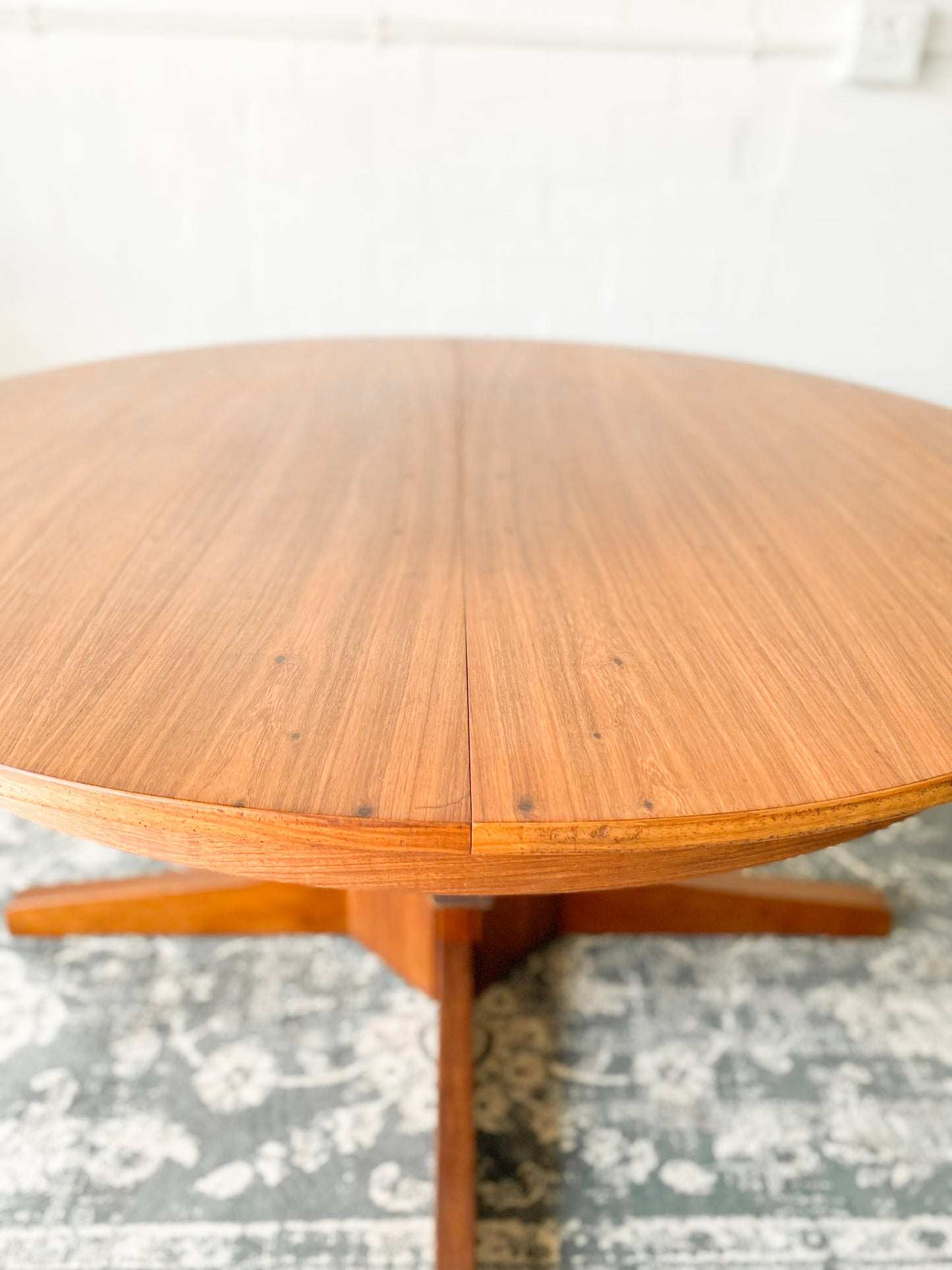 Mid Century Extendable Dining Table