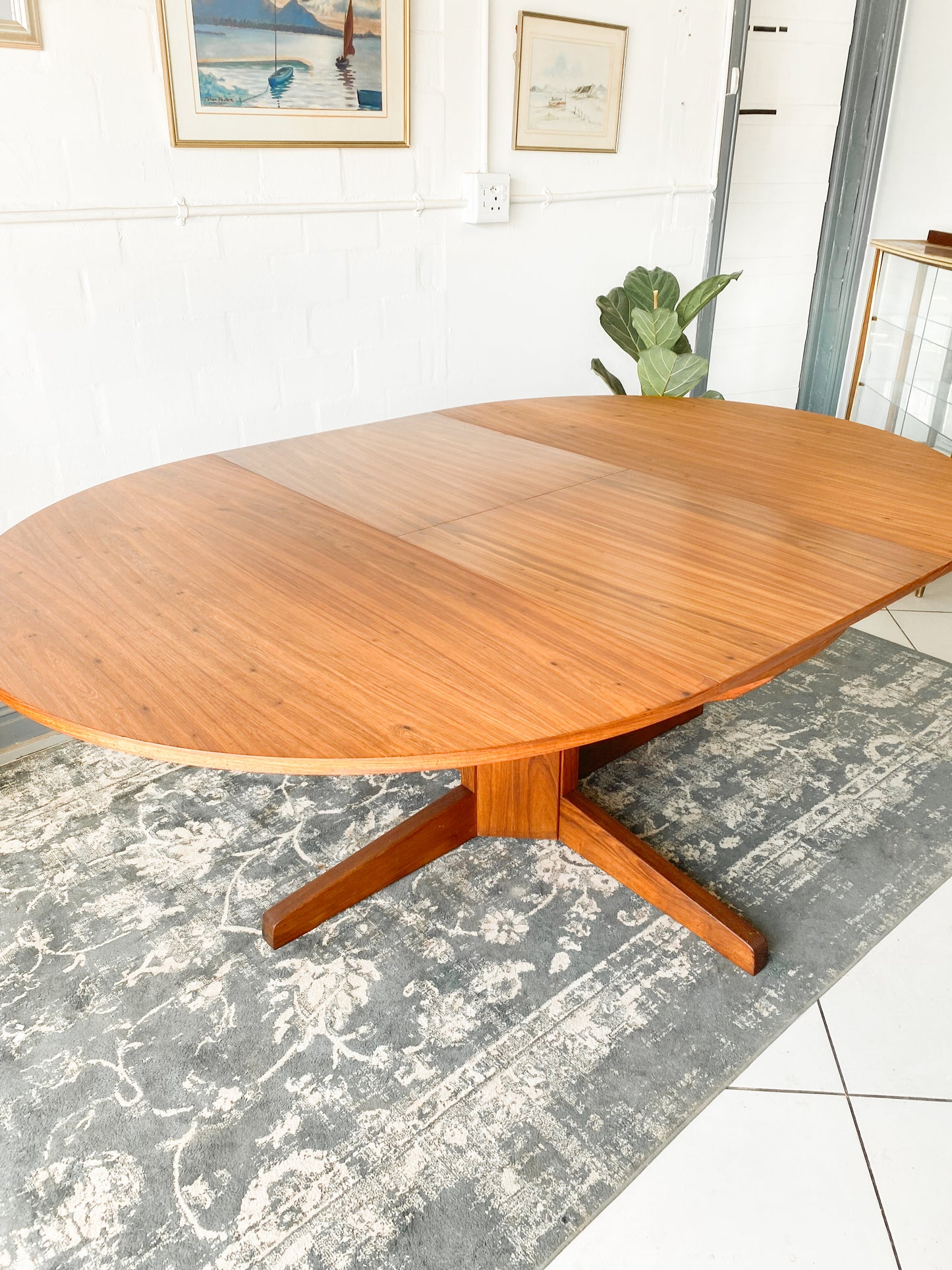 Mid Century Extendable Dining Table