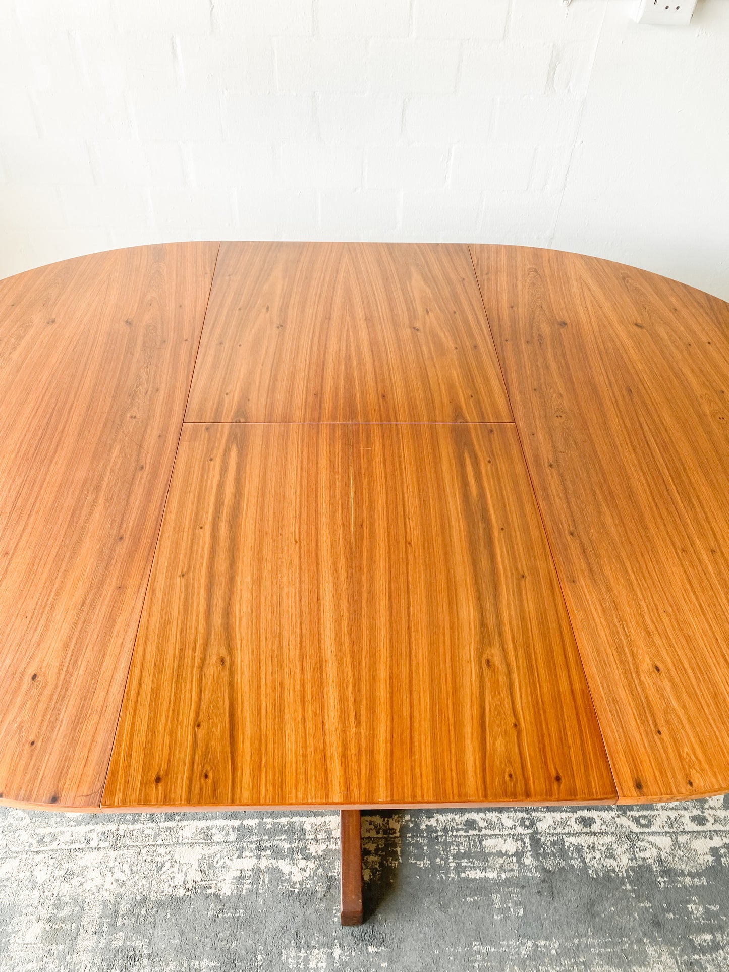 Mid Century Extendable Dining Table