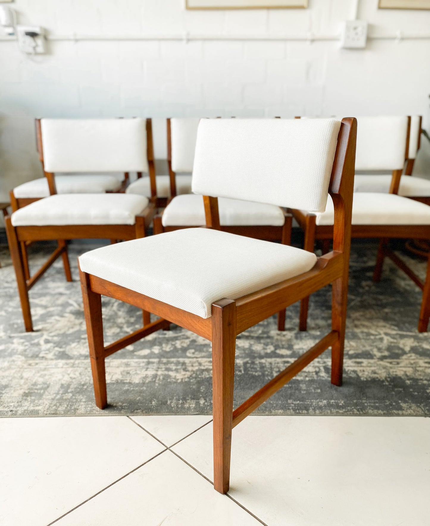 Set of 8 Kallenbach-style dining chairs
