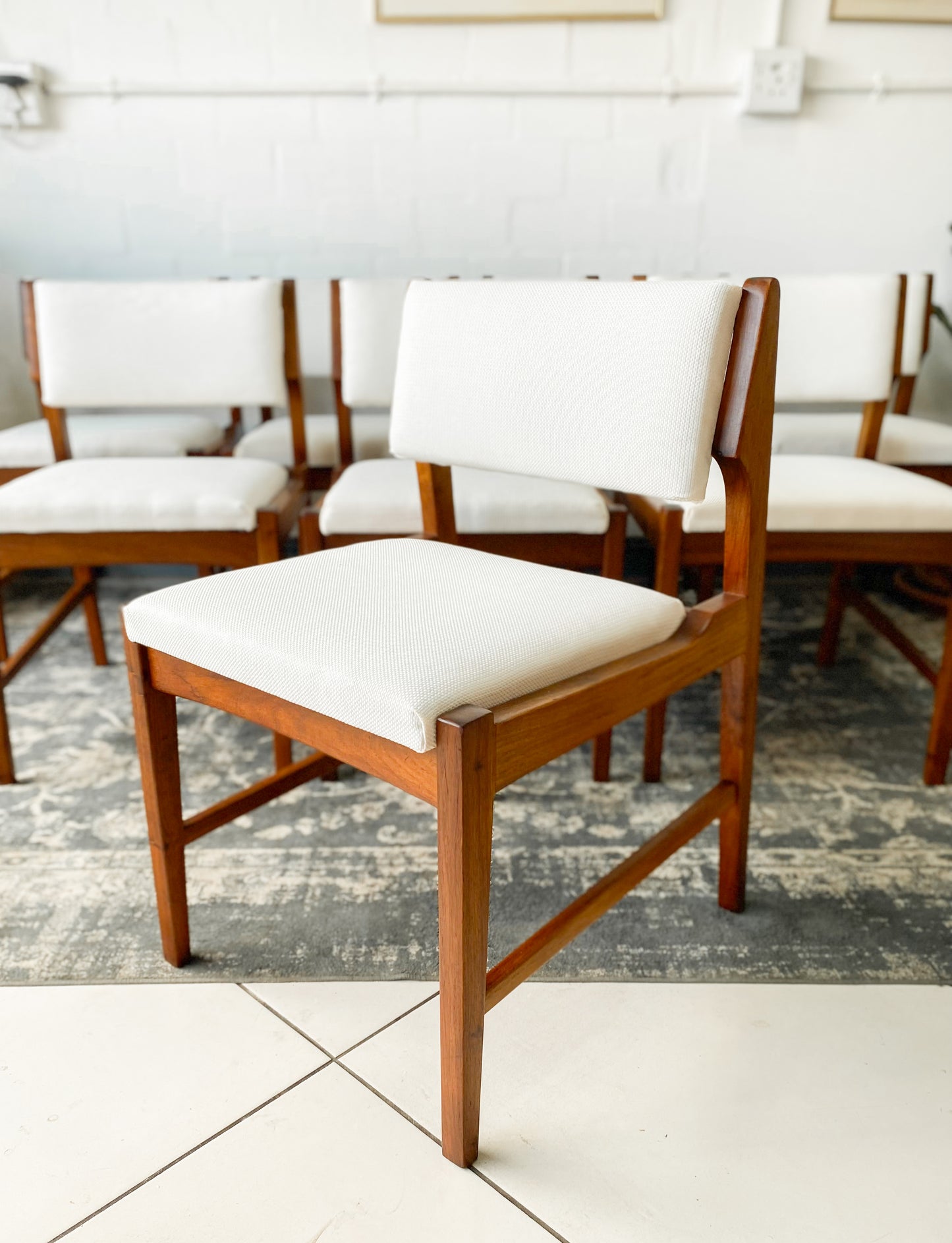 Set of 8 Kallenbach-style dining chairs