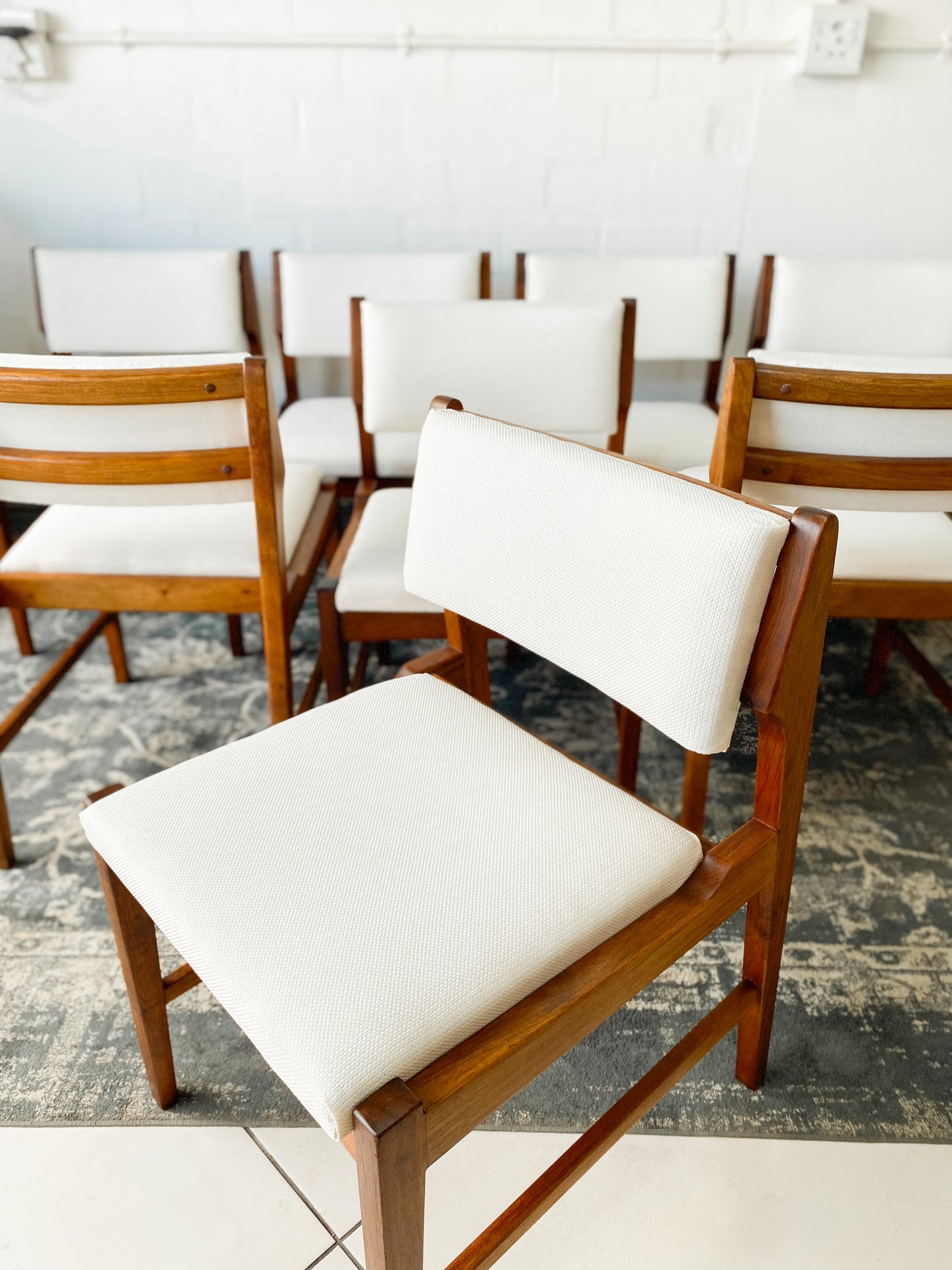 Set of 8 Kallenbach-style dining chairs