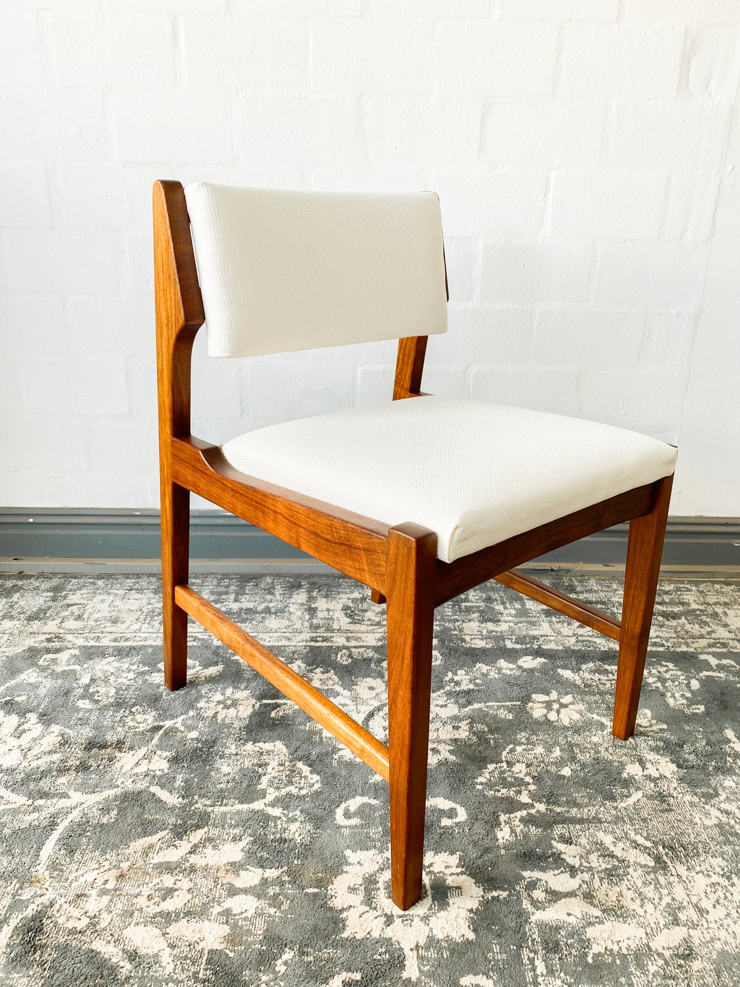 Set of 8 Kallenbach-style dining chairs