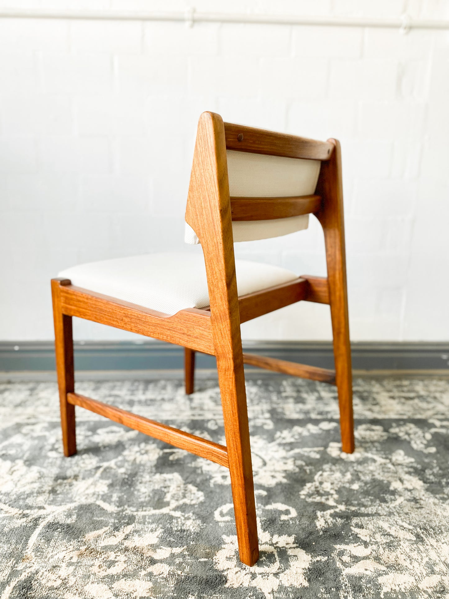 Set of 8 Kallenbach-style dining chairs