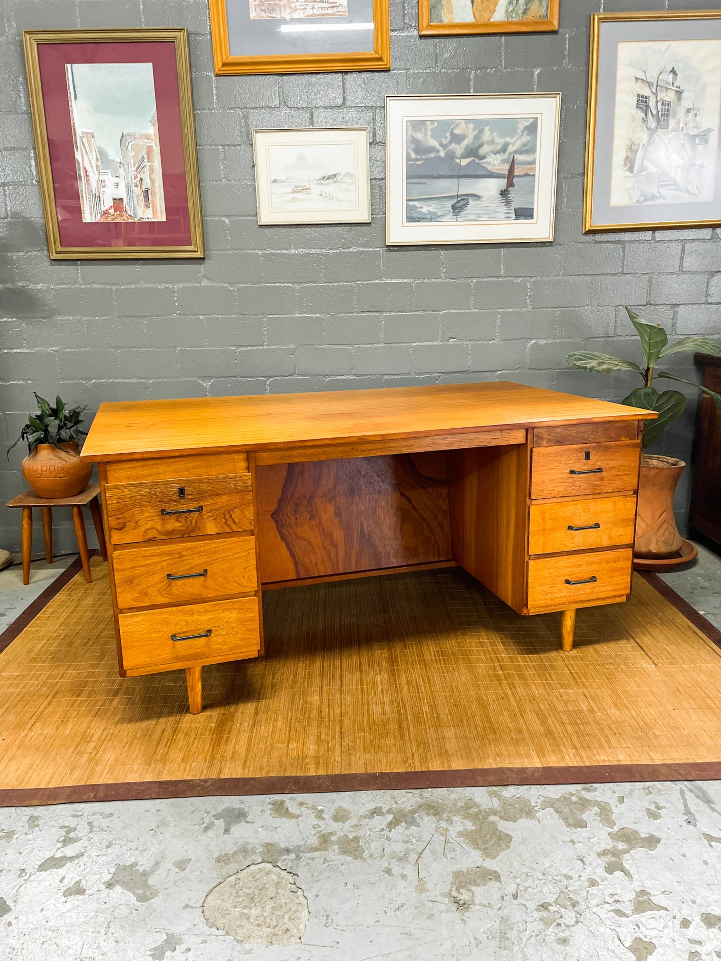 Large Frystark Desk