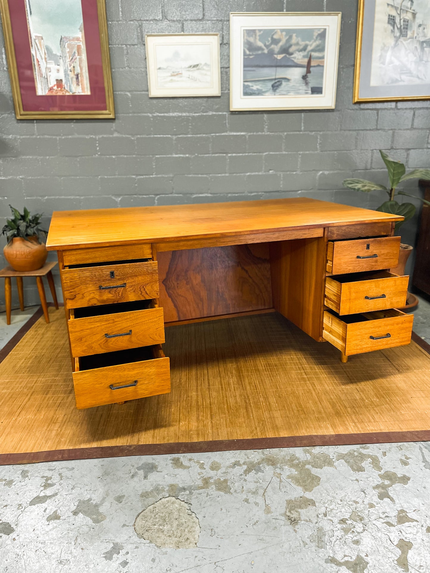 Large Frystark Desk