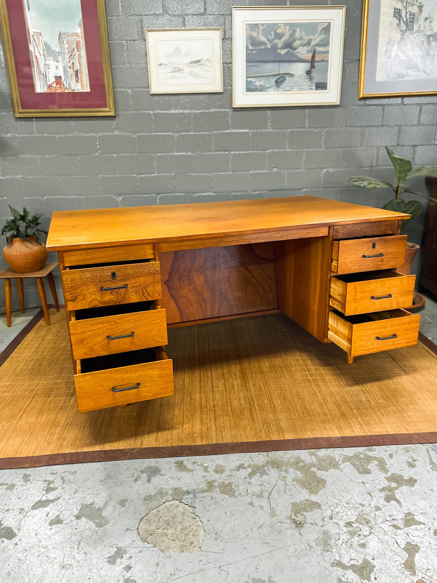 Large Frystark Desk