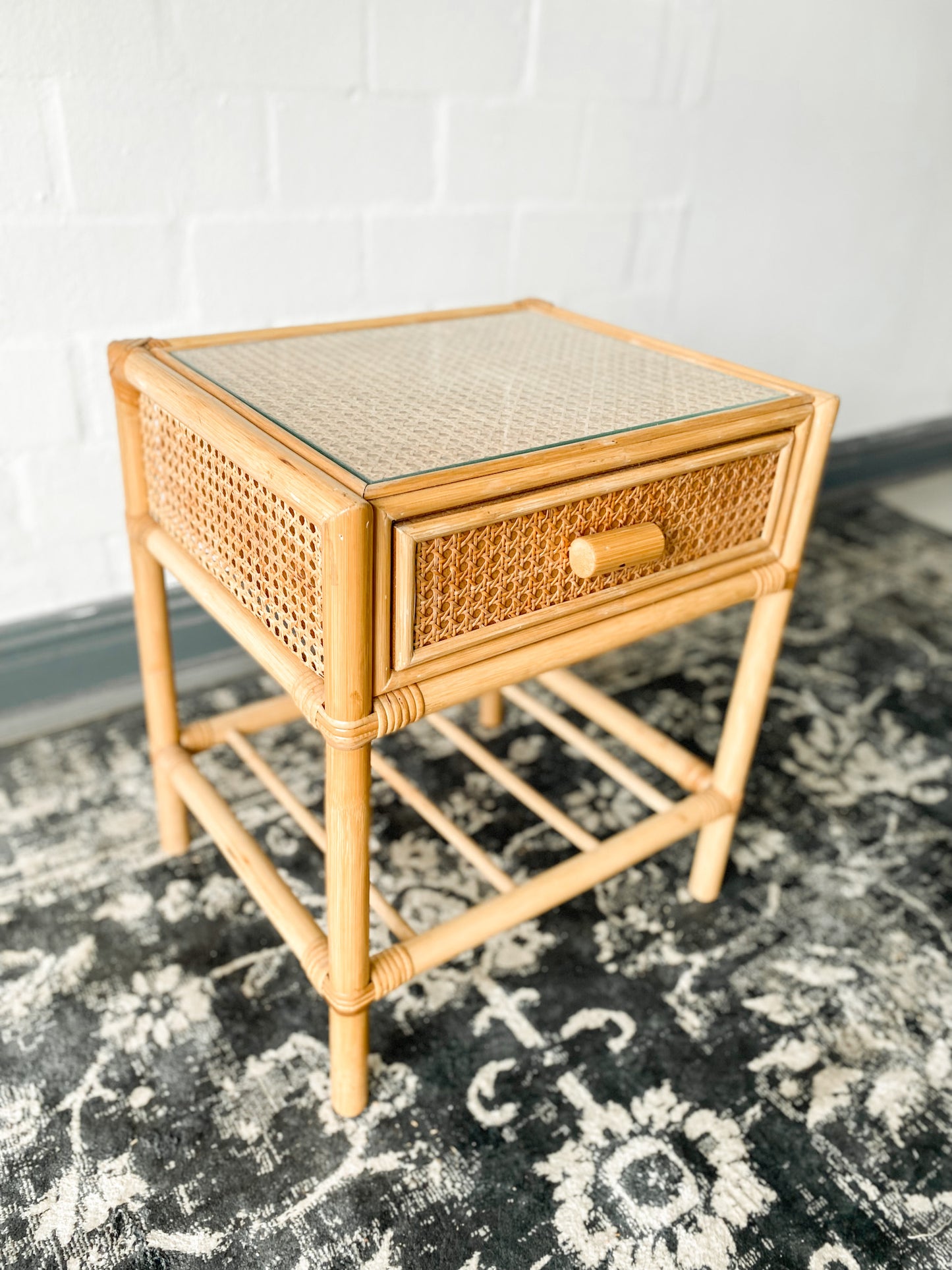 Single Cane Pedestal