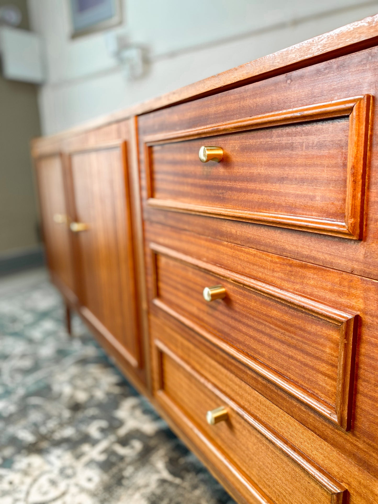 Frystark Sideboard