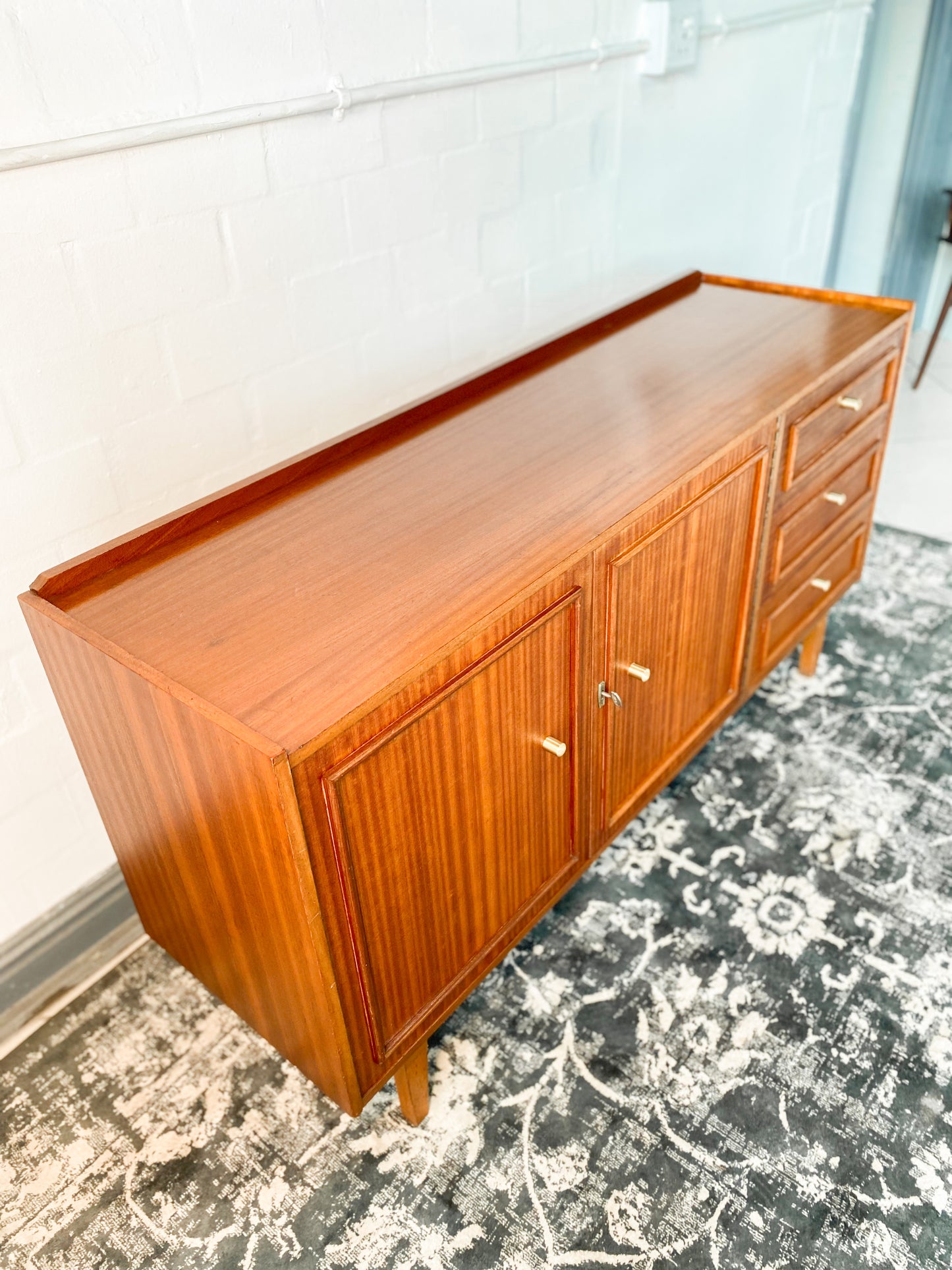Frystark Sideboard