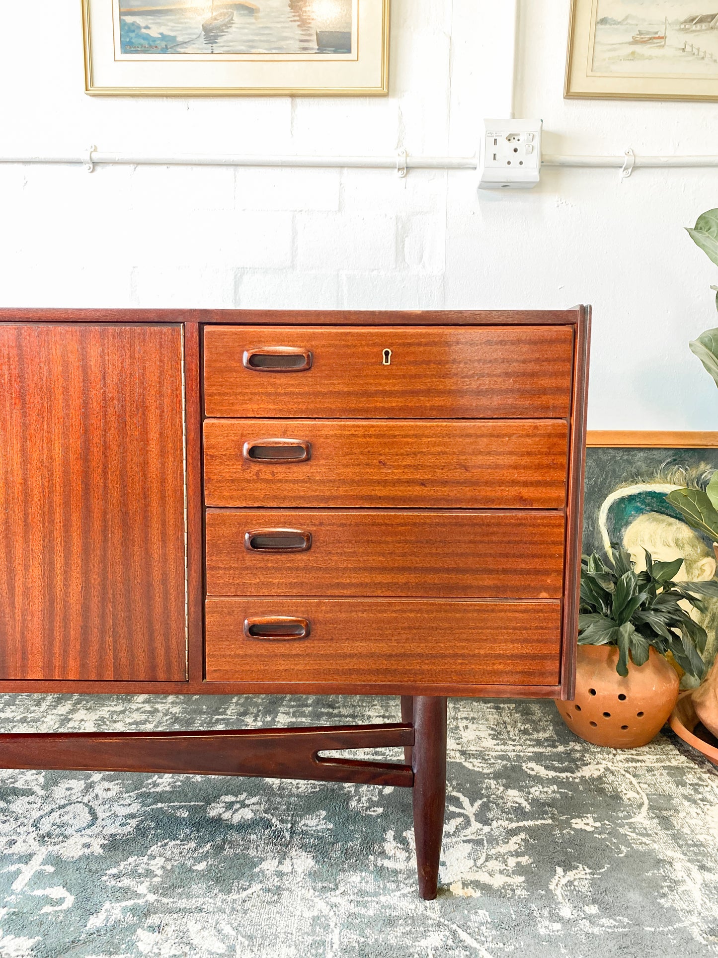 Frystark Sideboard