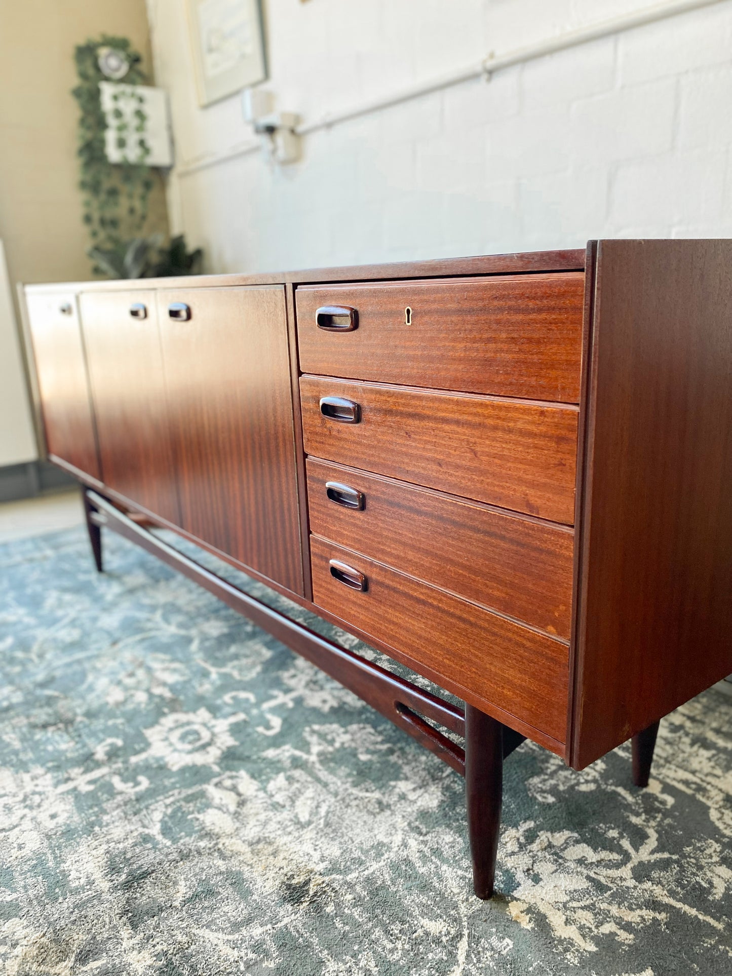 Frystark Sideboard