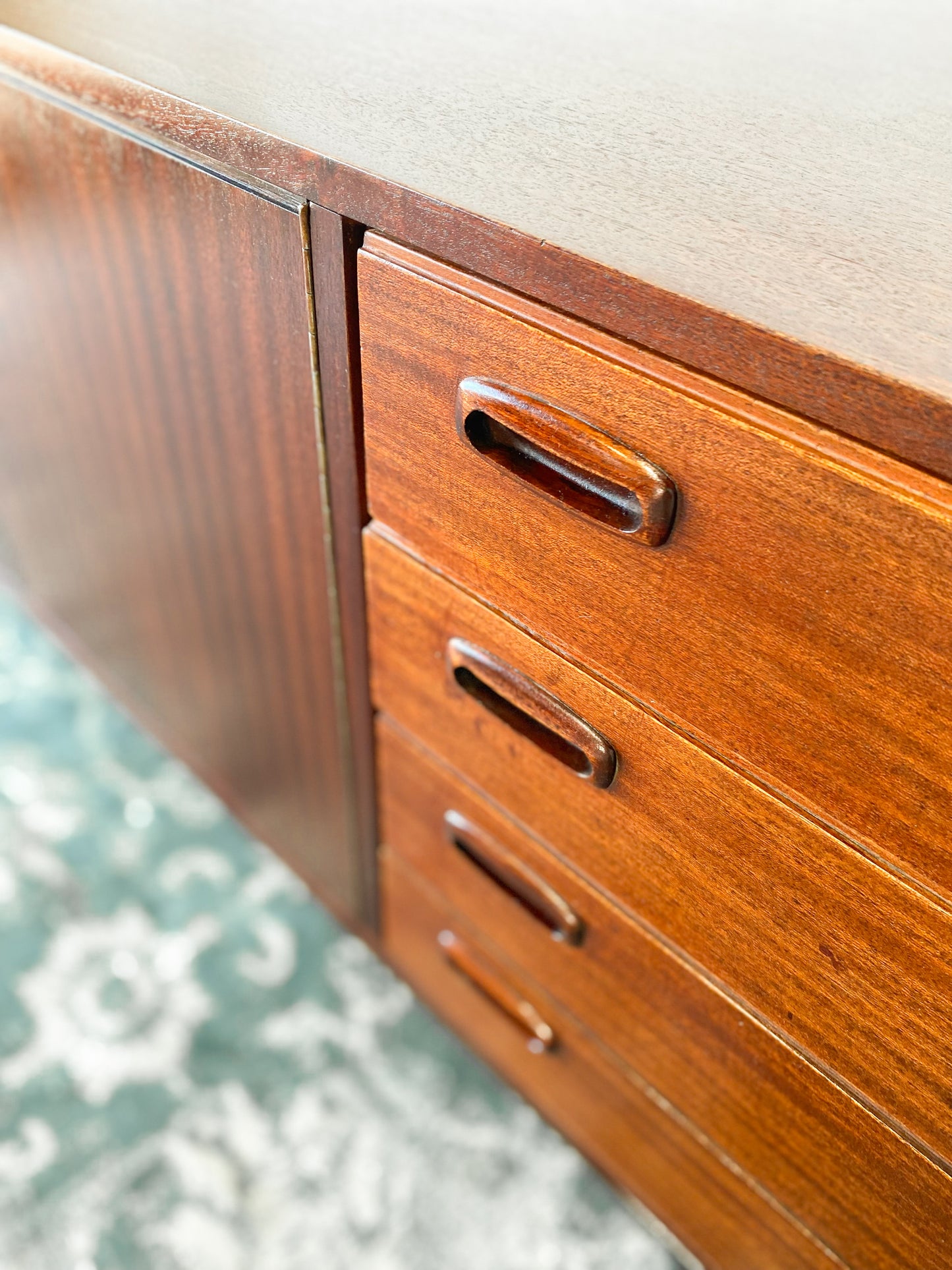 Frystark Sideboard