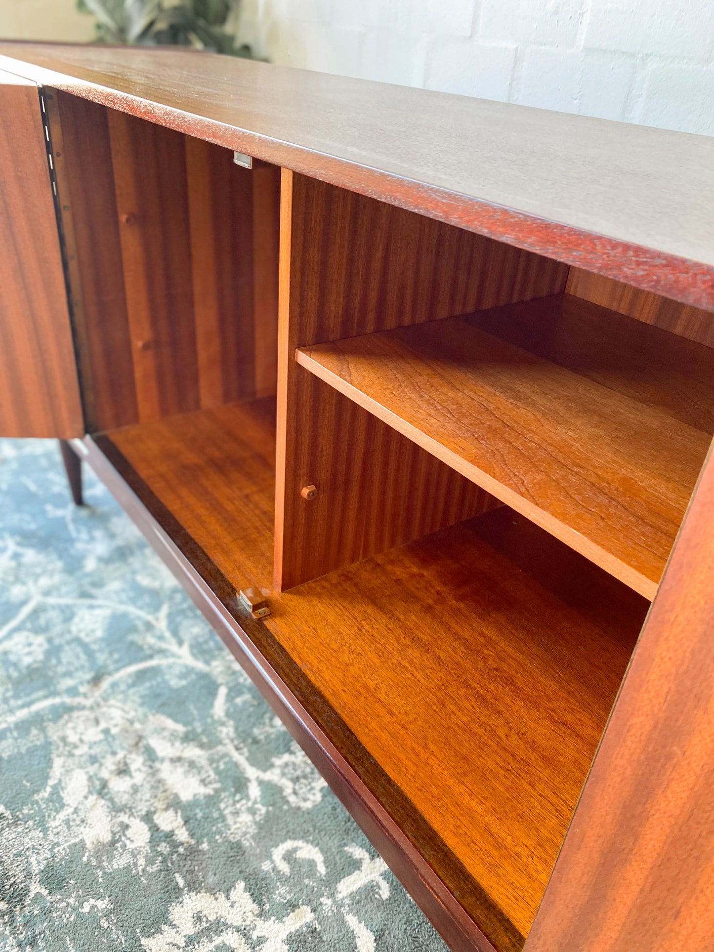 Frystark Sideboard