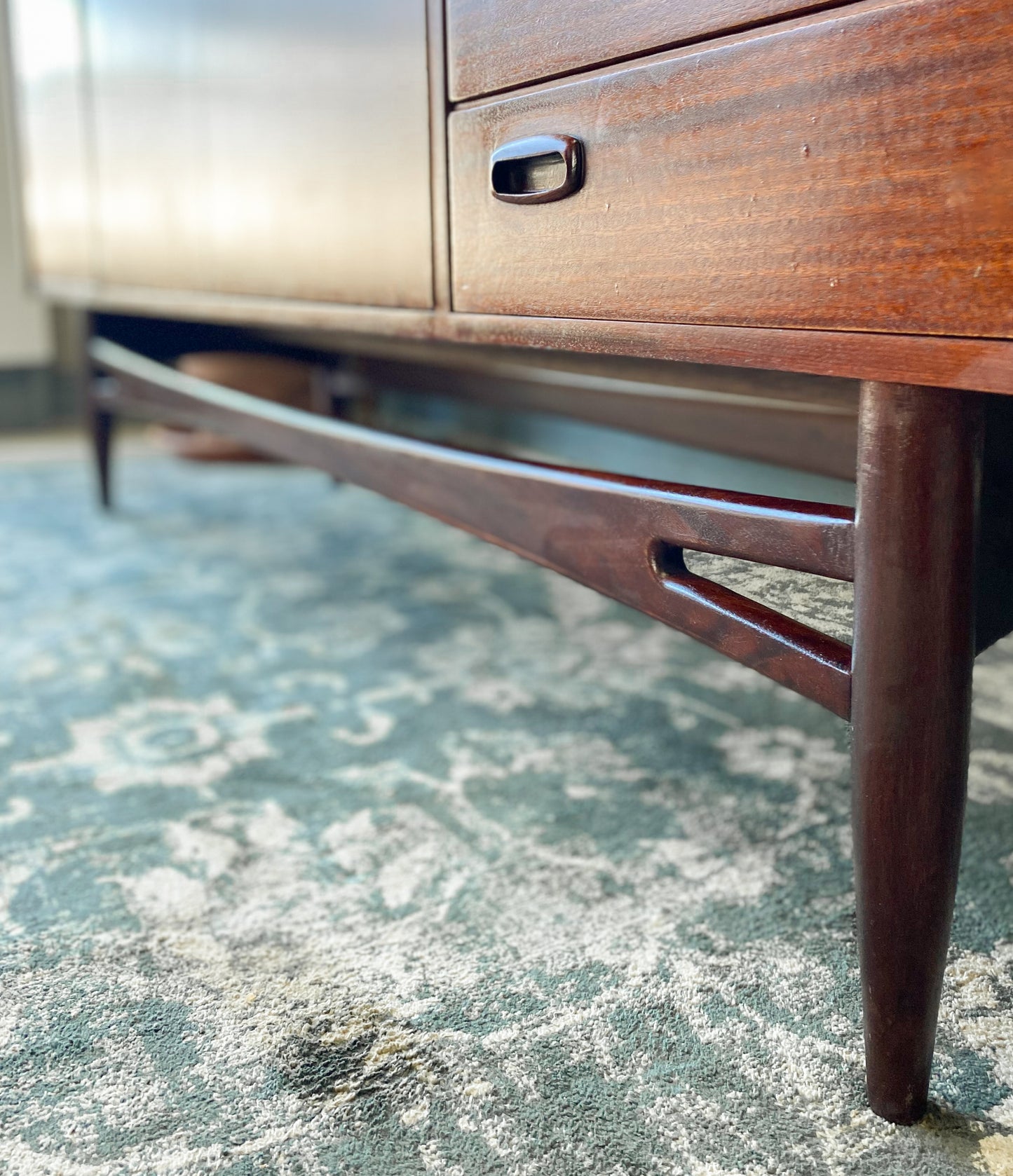 Frystark Sideboard