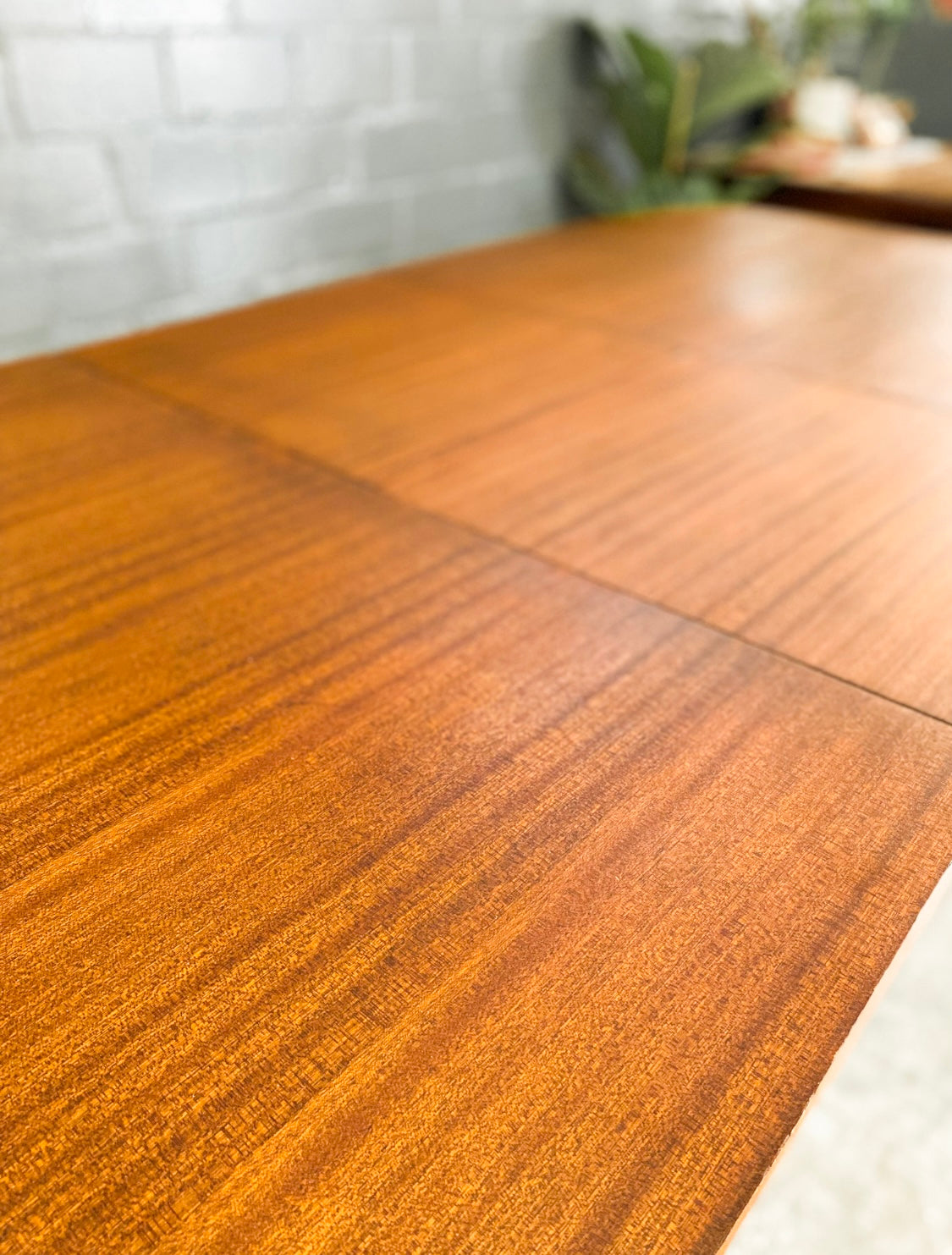 Mid Century Extendable Dining Table